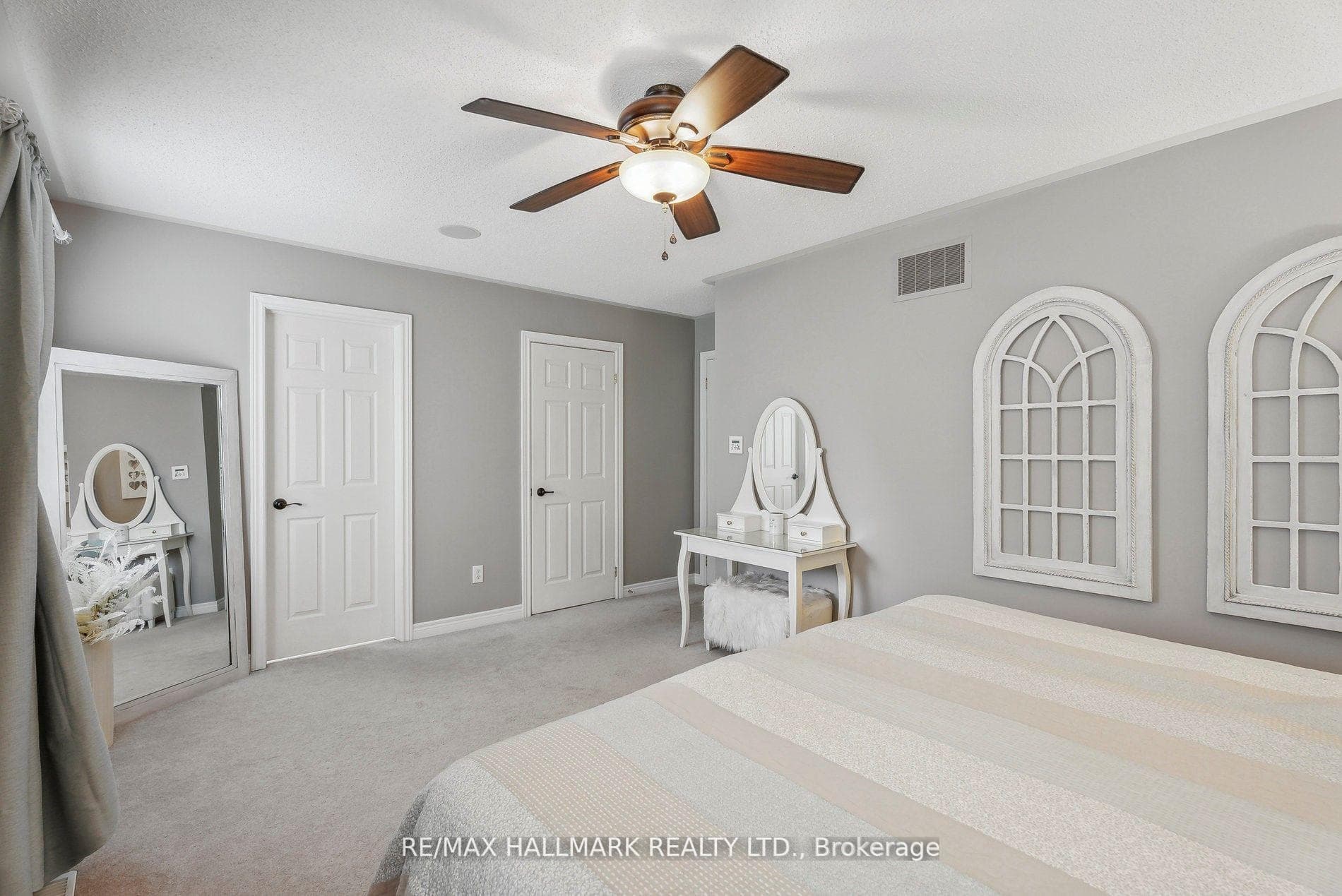 68 Vandervoort Drive photo 3