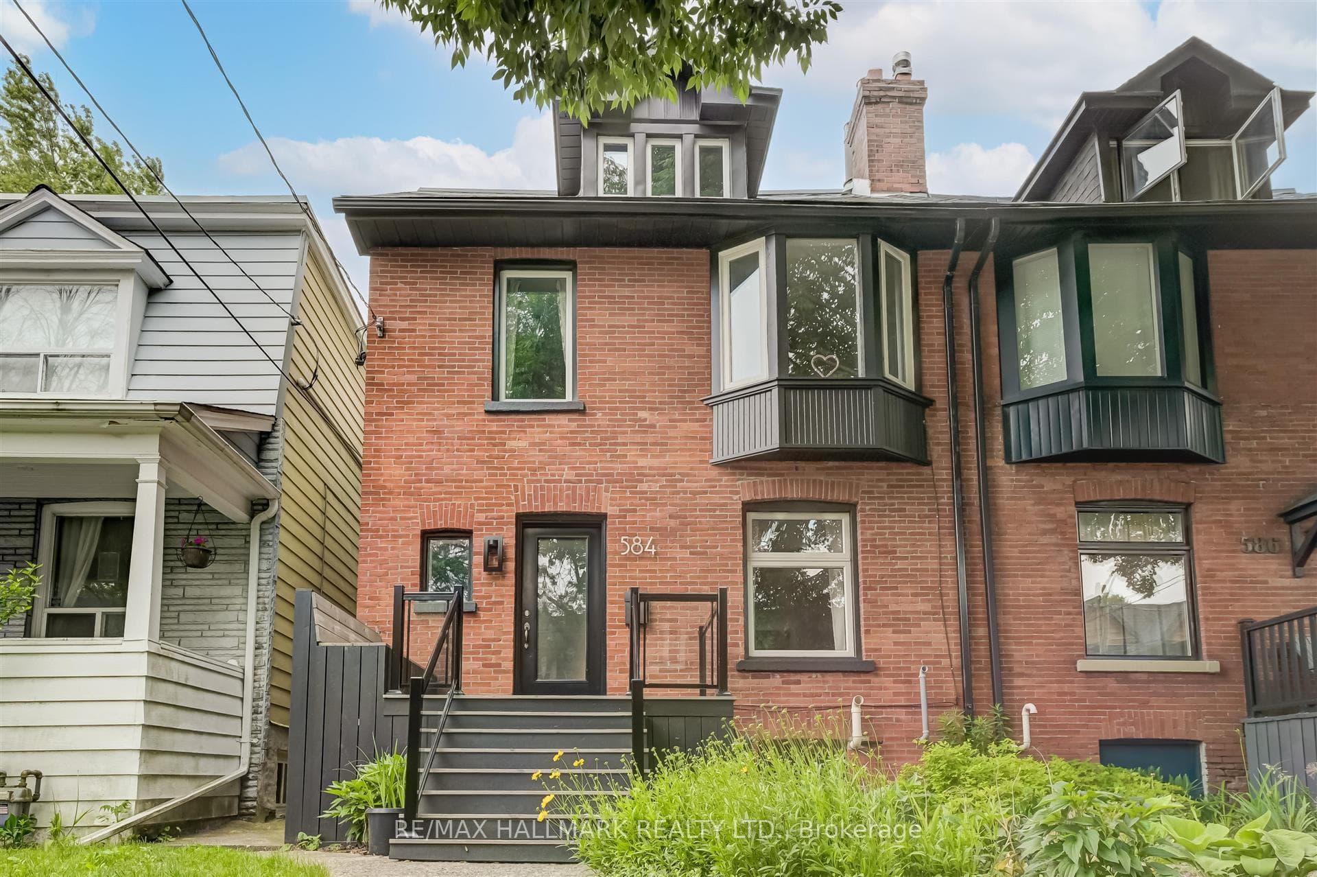 584 Logan Avenue photo 1