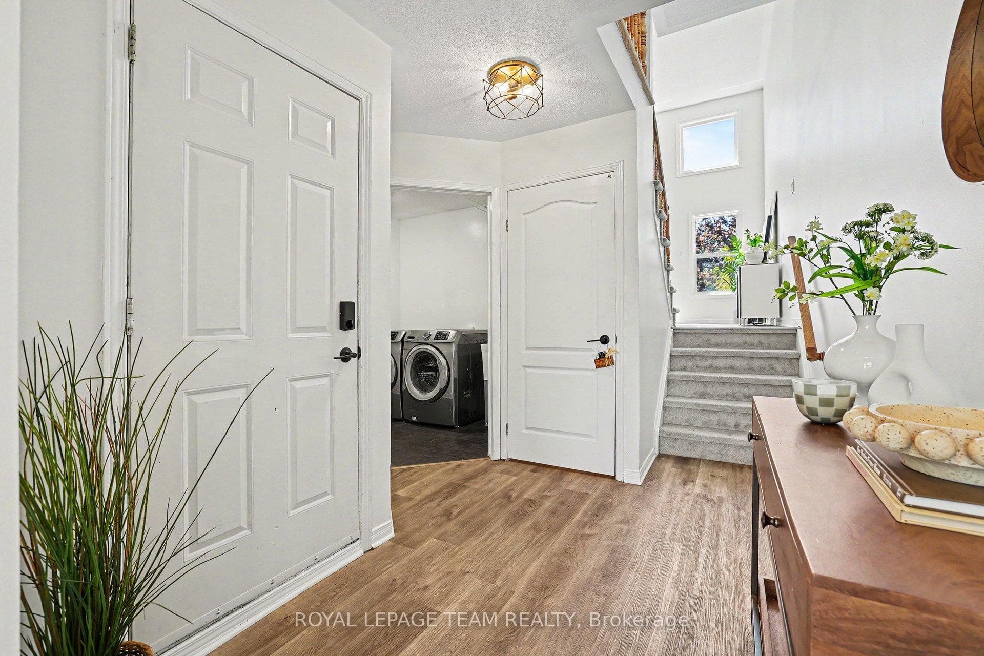 107 Woodpark Way photo 5