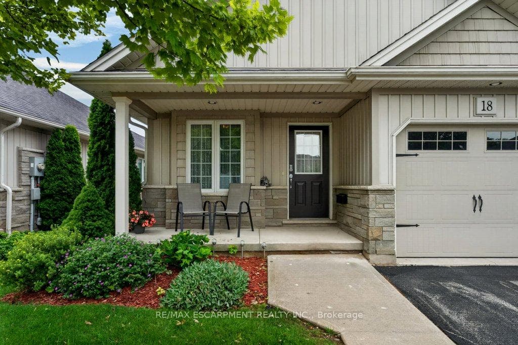 22 Jenny Crescent Unit 18 photo 4