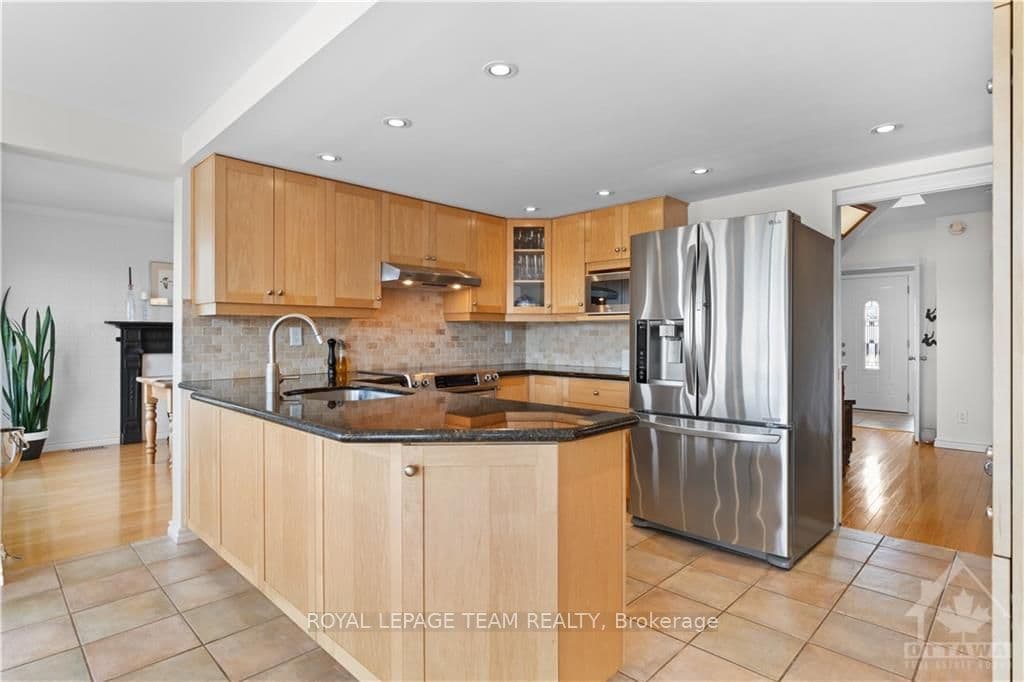 6160 VOYAGEUR Drive photo 7