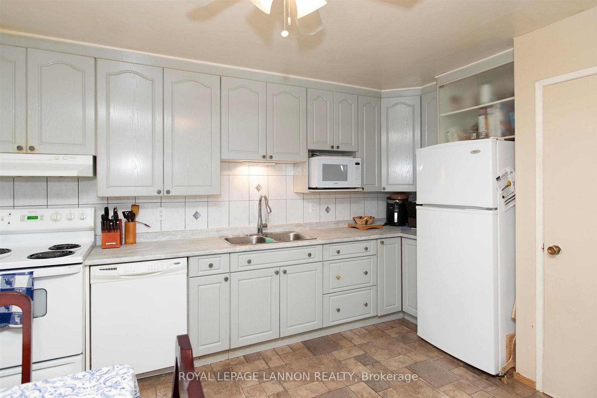 169 Inglewood Crescent photo 6