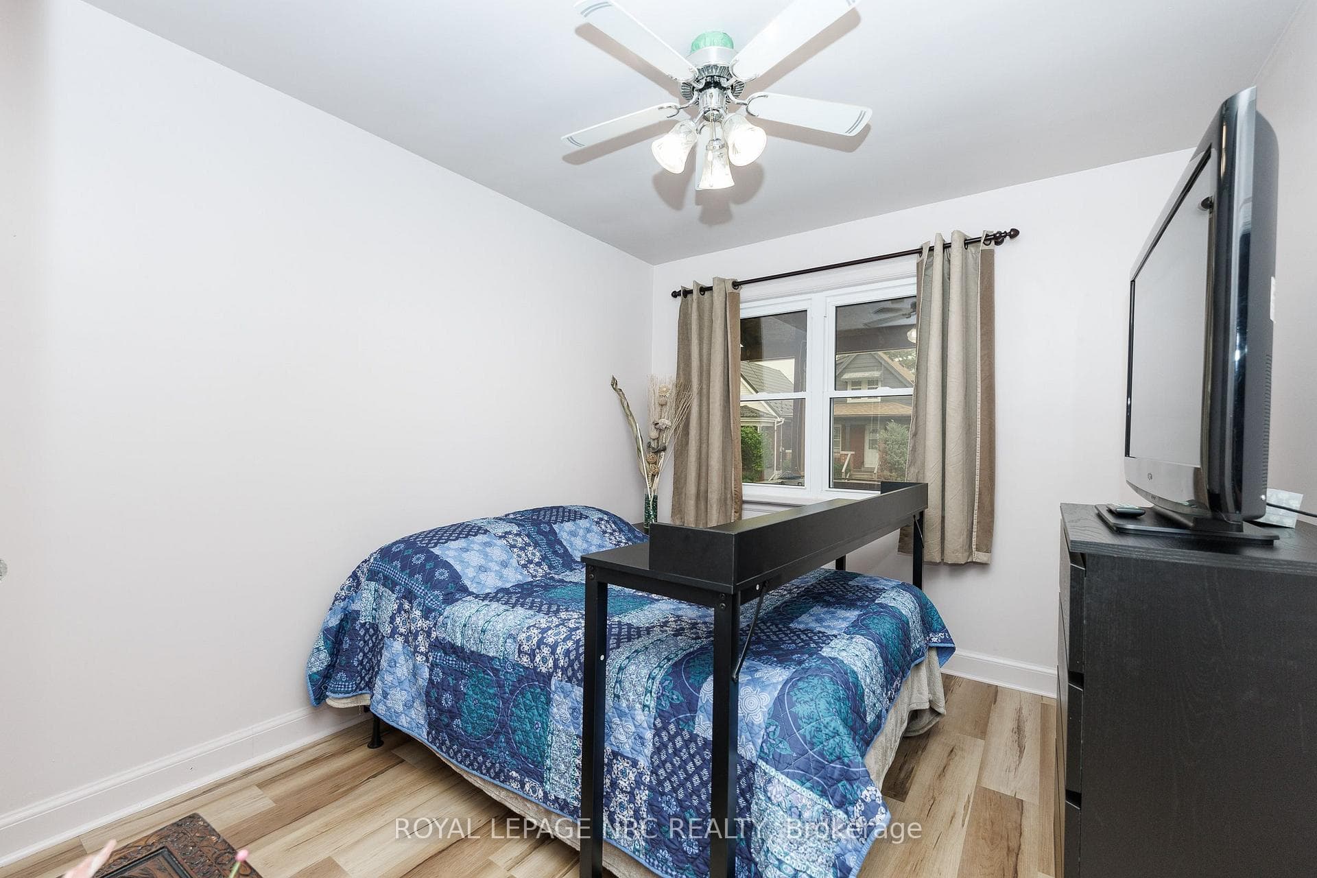 237 PALING Avenue photo 25