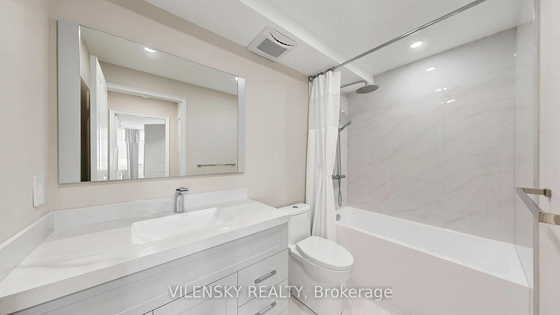 110 Promenade Circle Unit 1402 photo 21