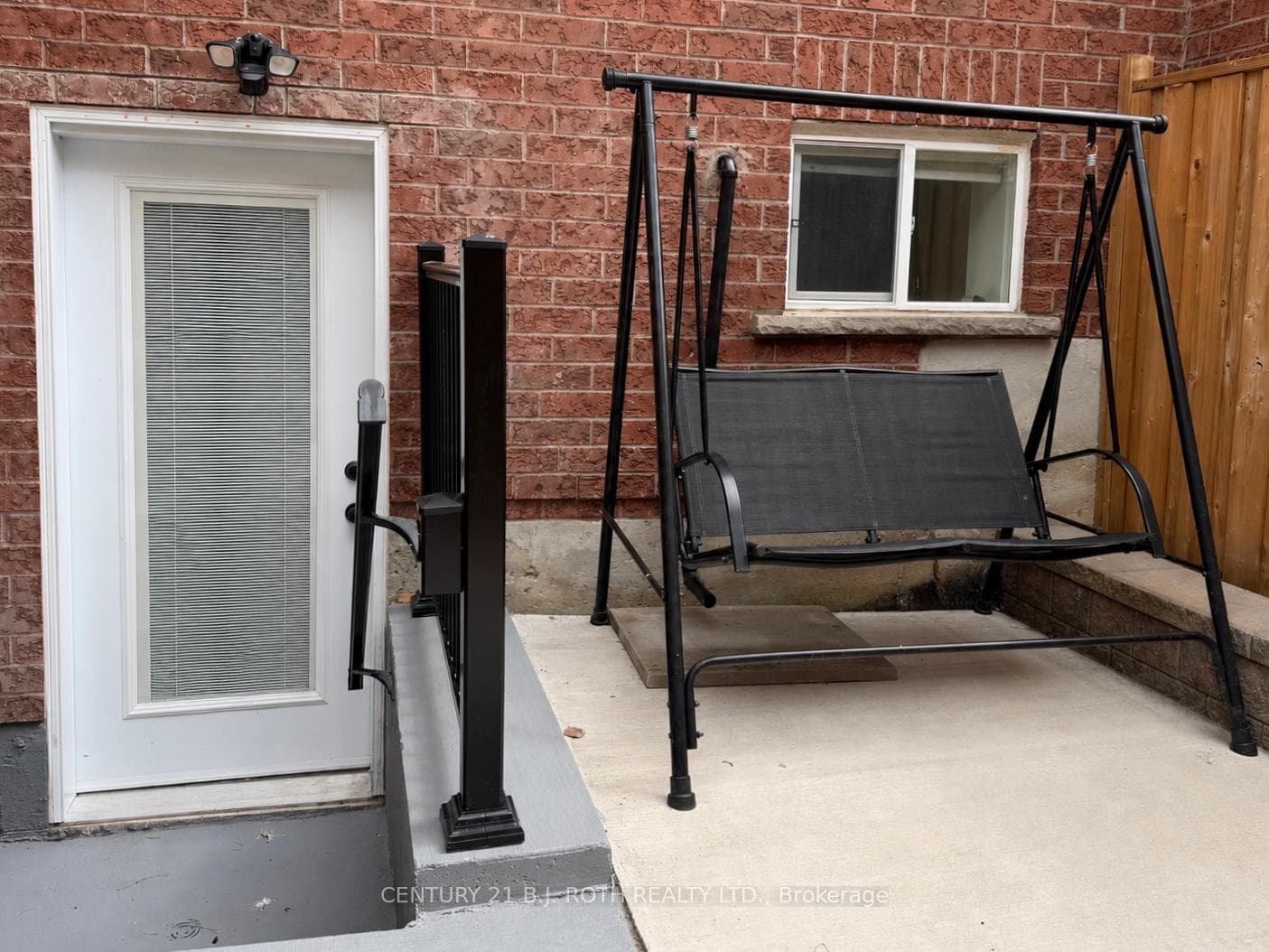 Seperate Entrance w/ Private Fenced Patio