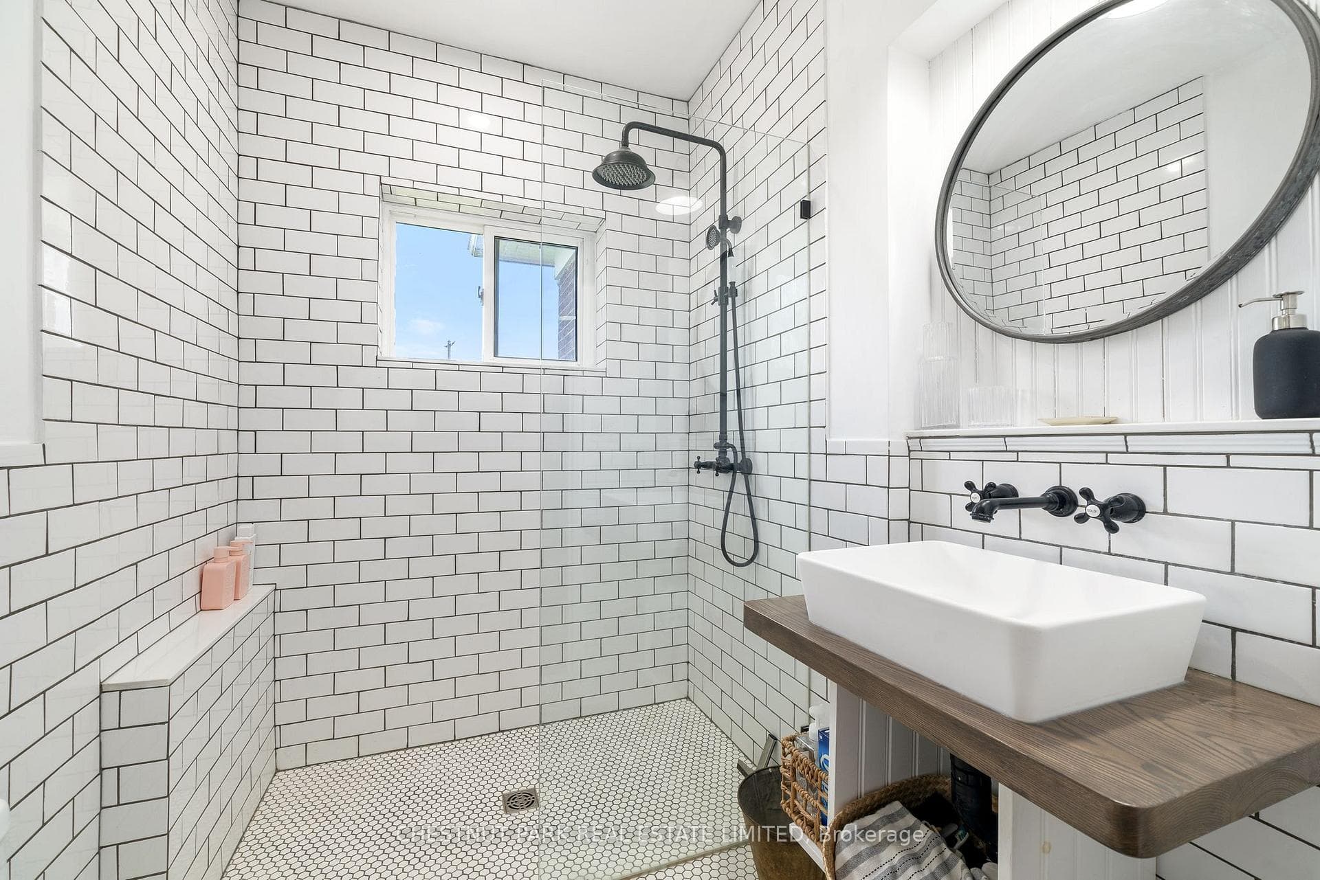 167 Davis Road photo 27