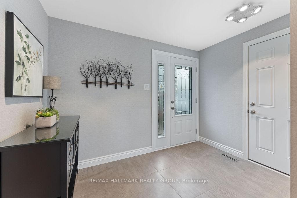 1570 Marcoux Drive photo 4