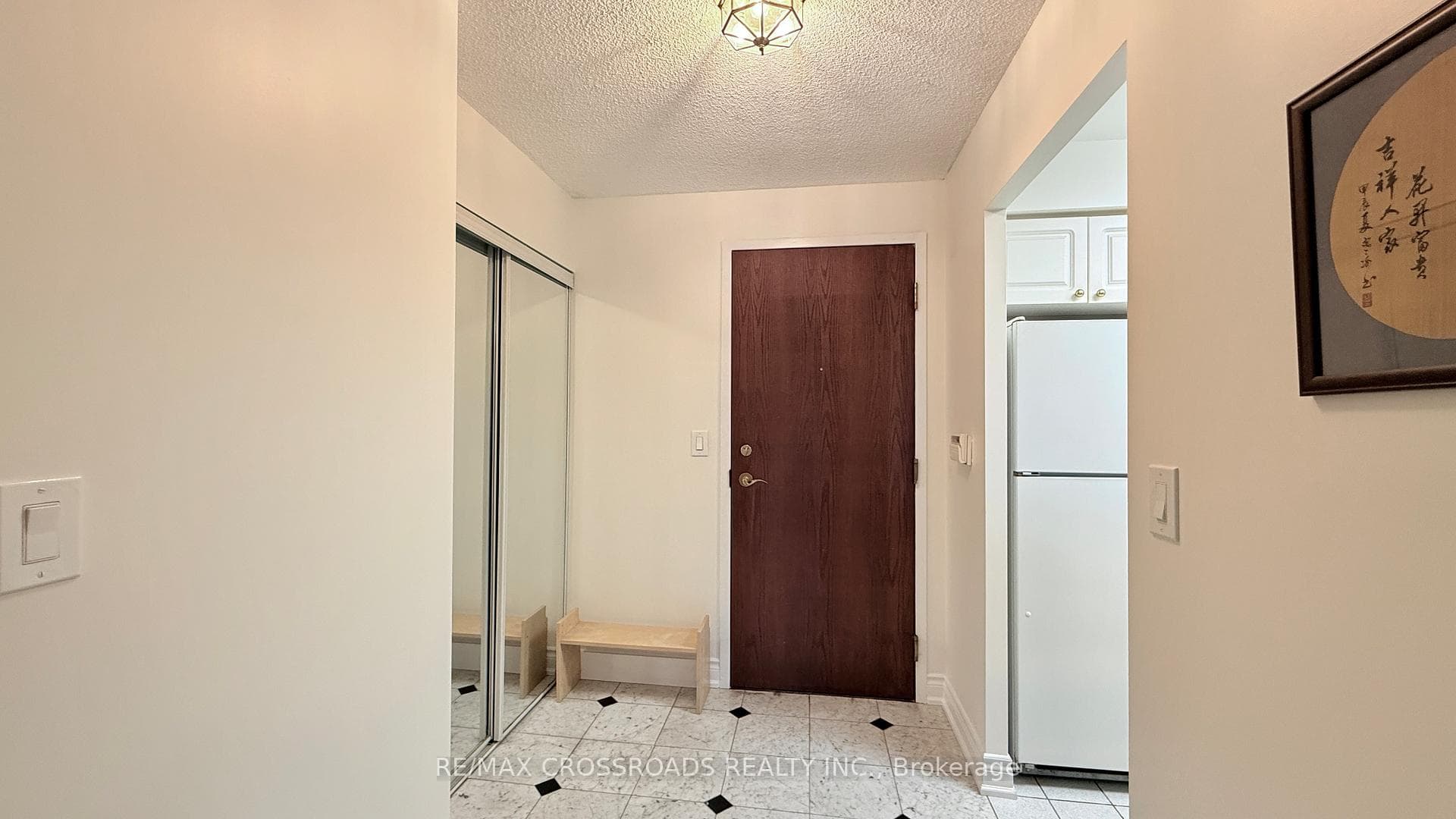 8 Pemberton Avenue Unit 705 photo 8