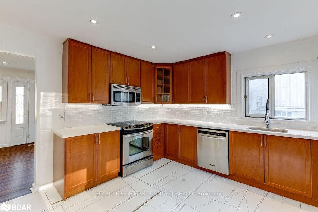 Under Counter Lighting In Kitchen
