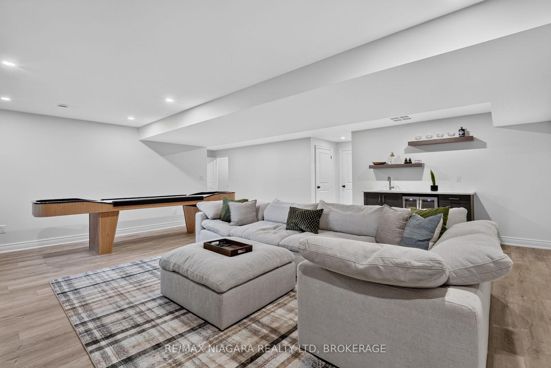 24 Peachtree Lane photo 26