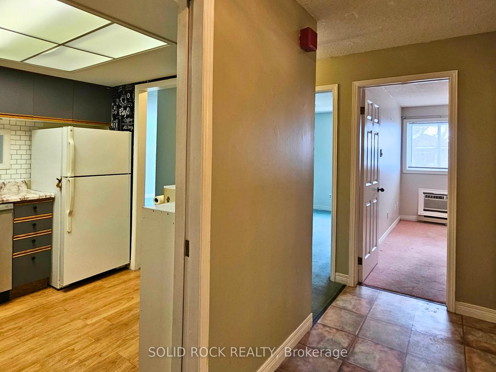 820 Laurier Boulevard Unit 213 photo 18