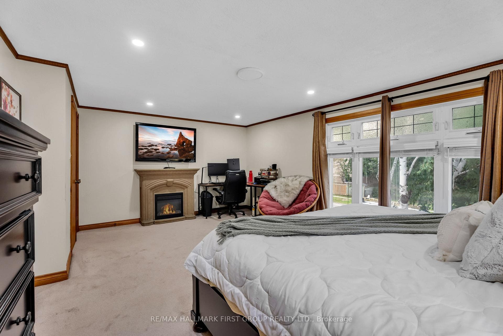 630 Camelot Drive photo 22