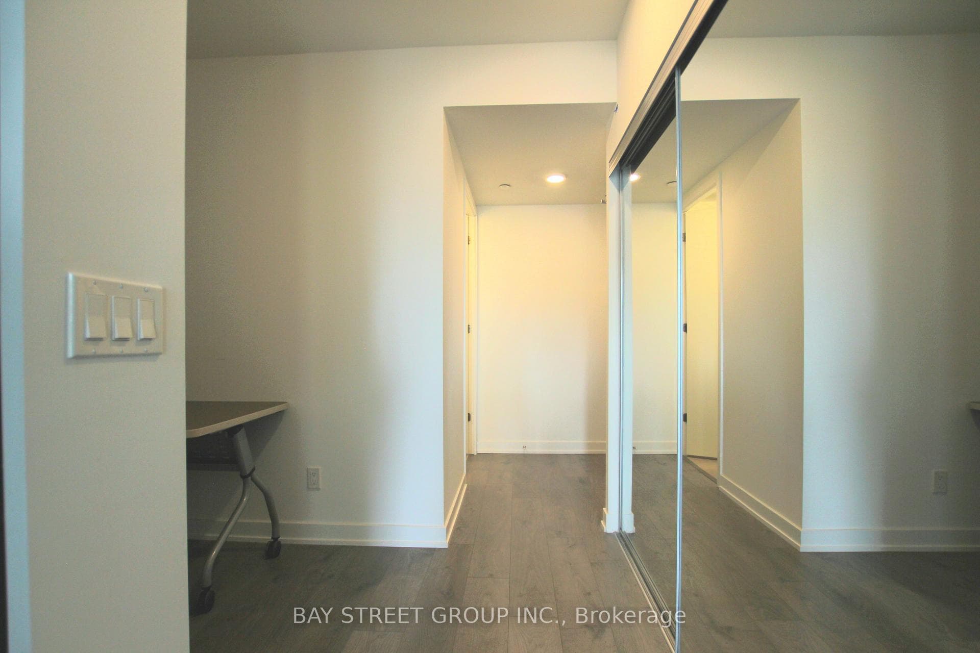 501 Yonge Street Unit 913 photo 12
