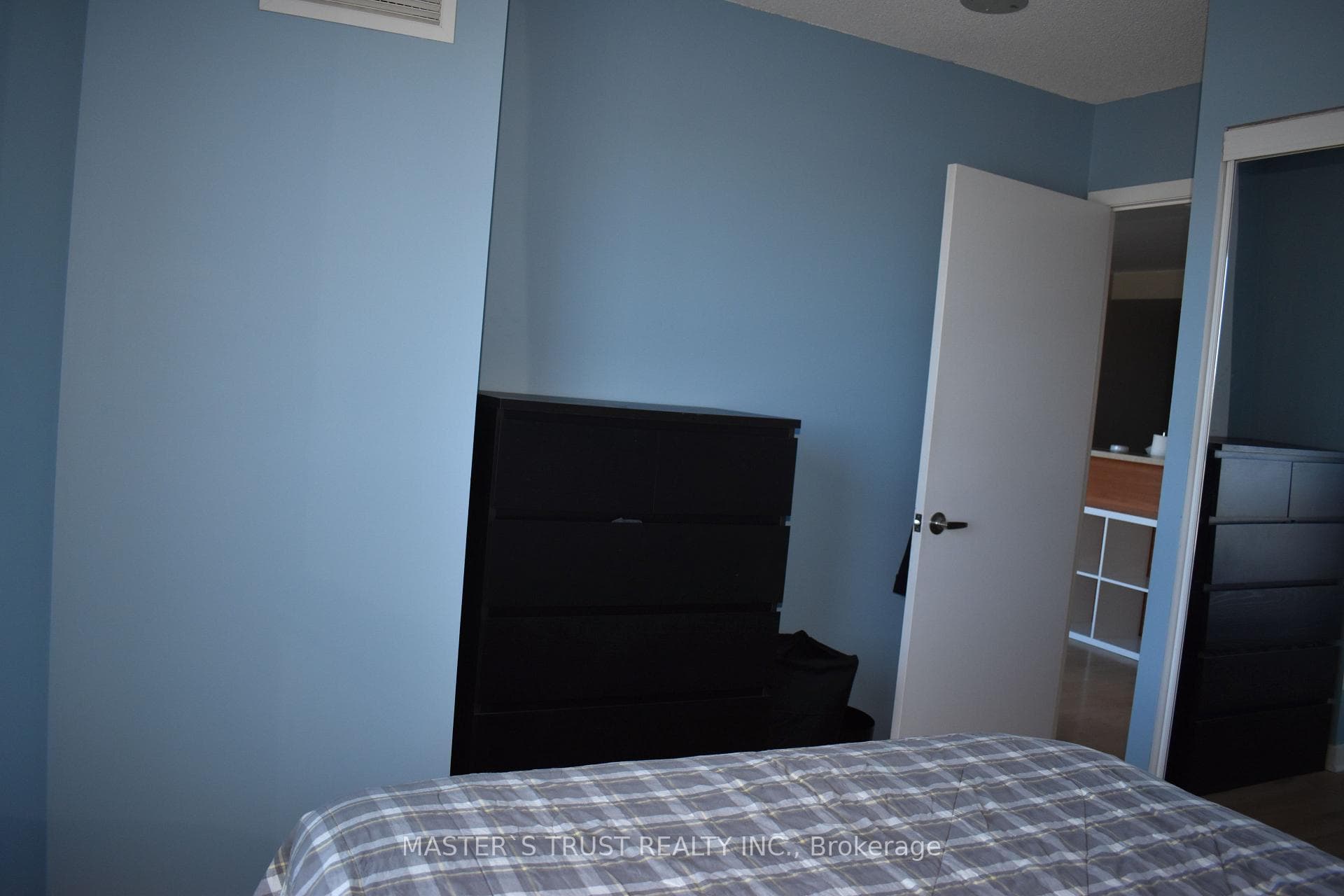 36 Lee Centre Drive Unit 702 photo 13