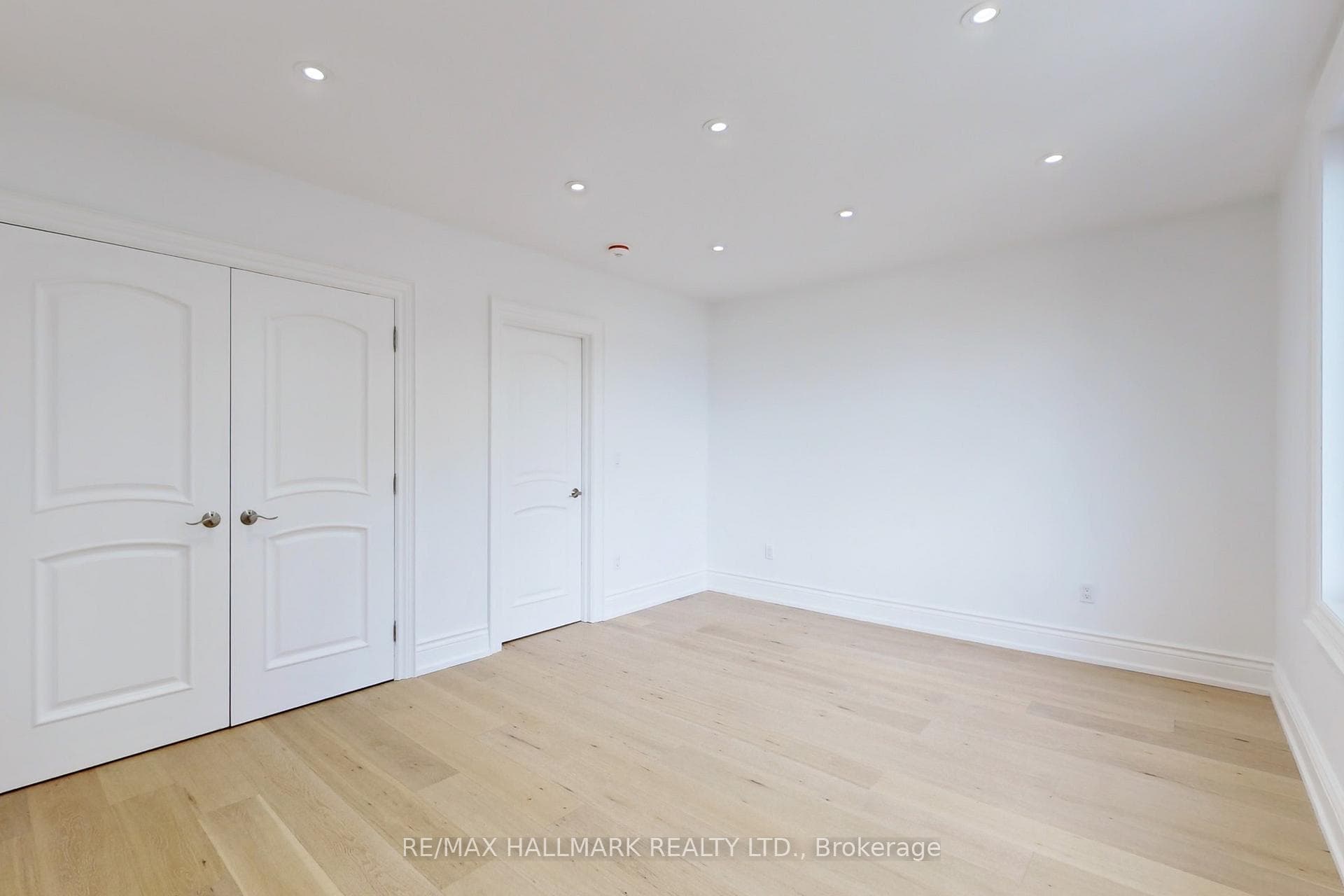 58 Corbett Avenue Unit Upper photo 14