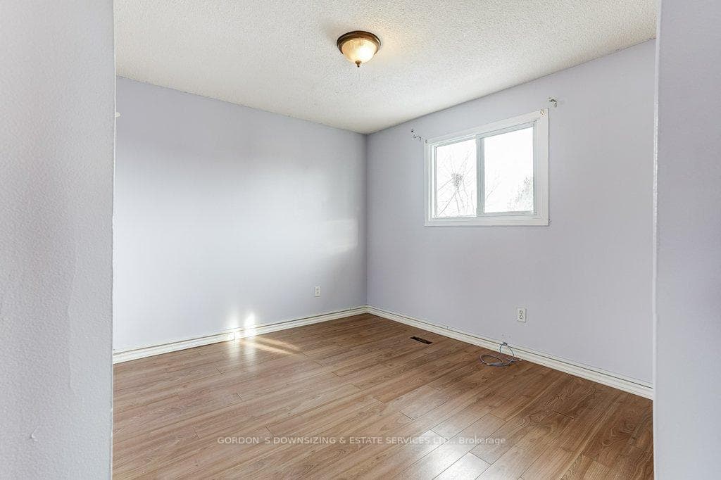 17 Roehampton Crescent photo 22