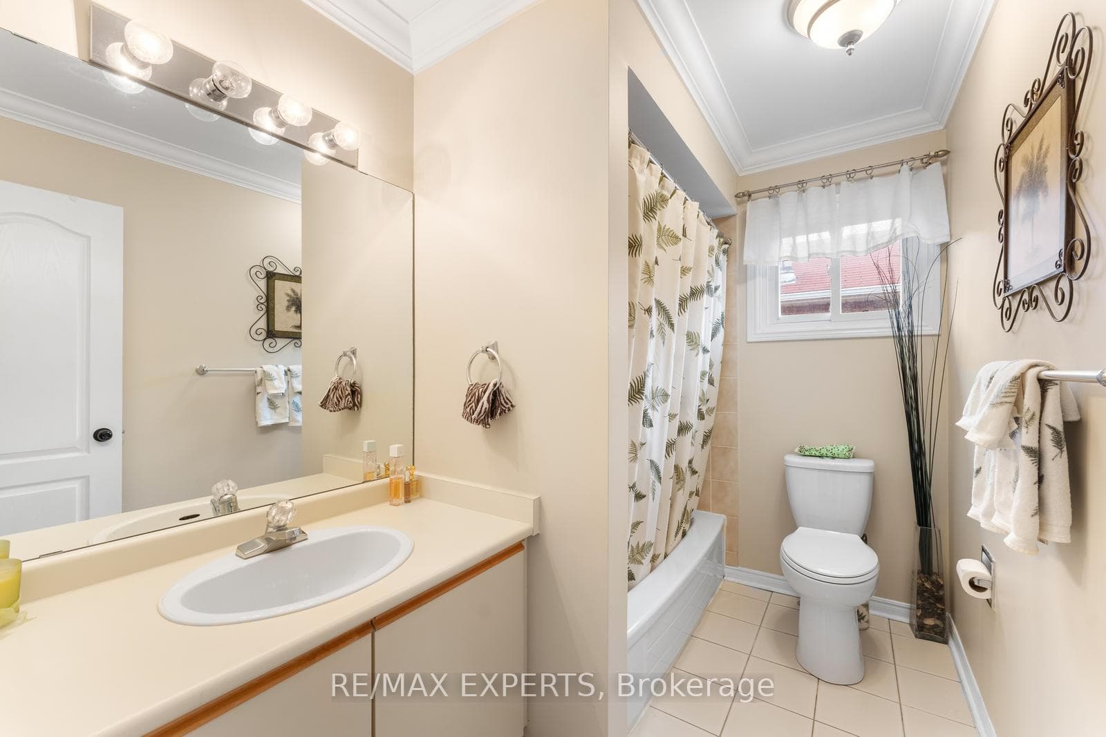 130 Pentland Crescent photo 31