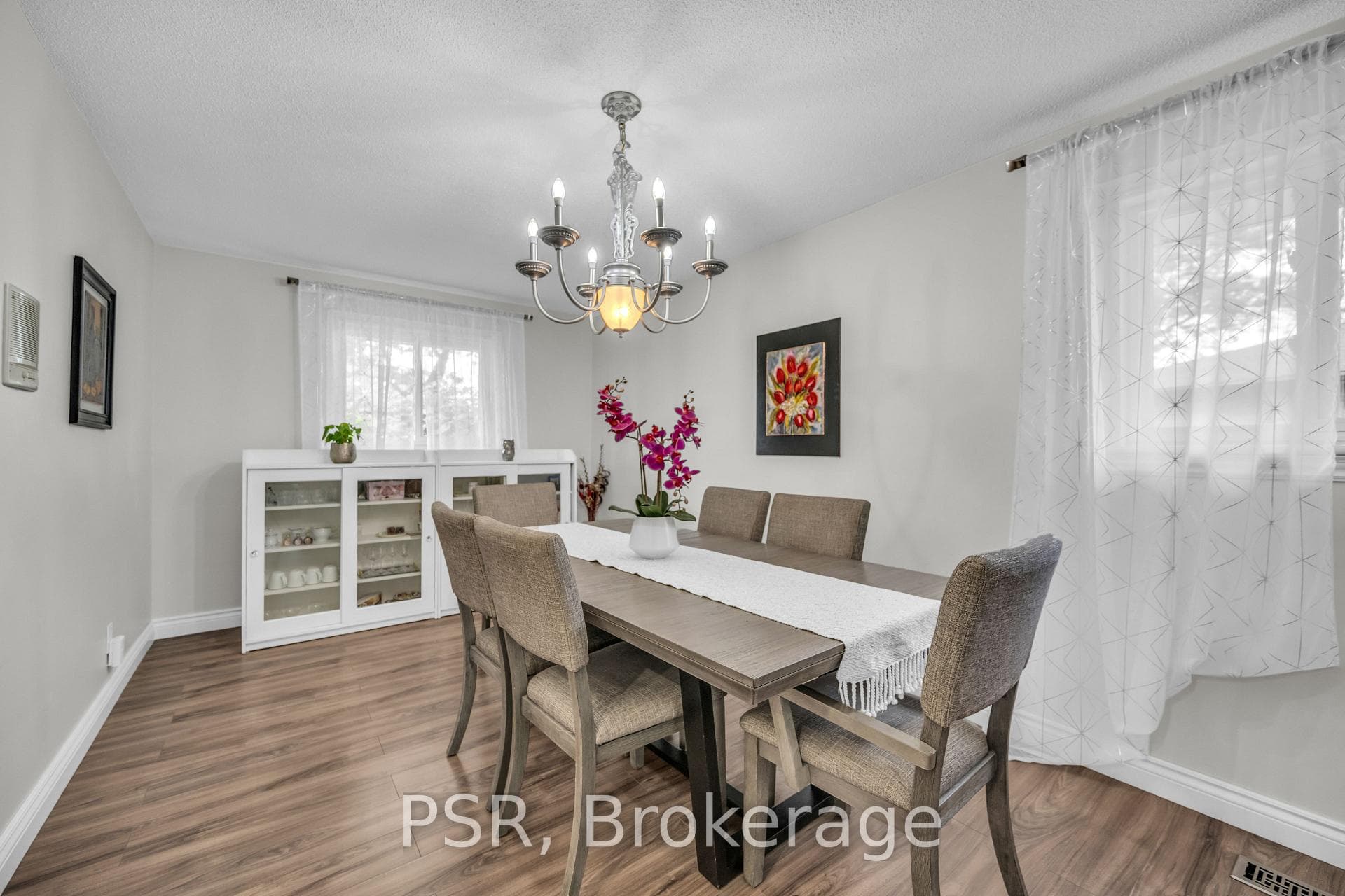154 Gainsborough Road photo 12