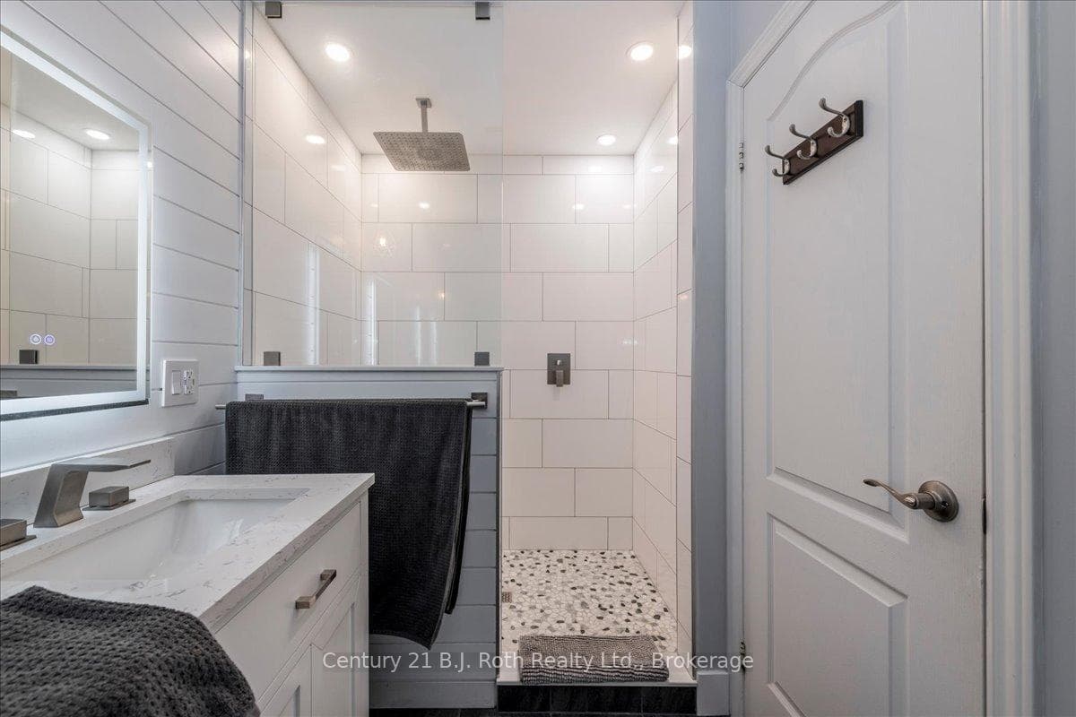 40 Grand Poplar Lane photo 22