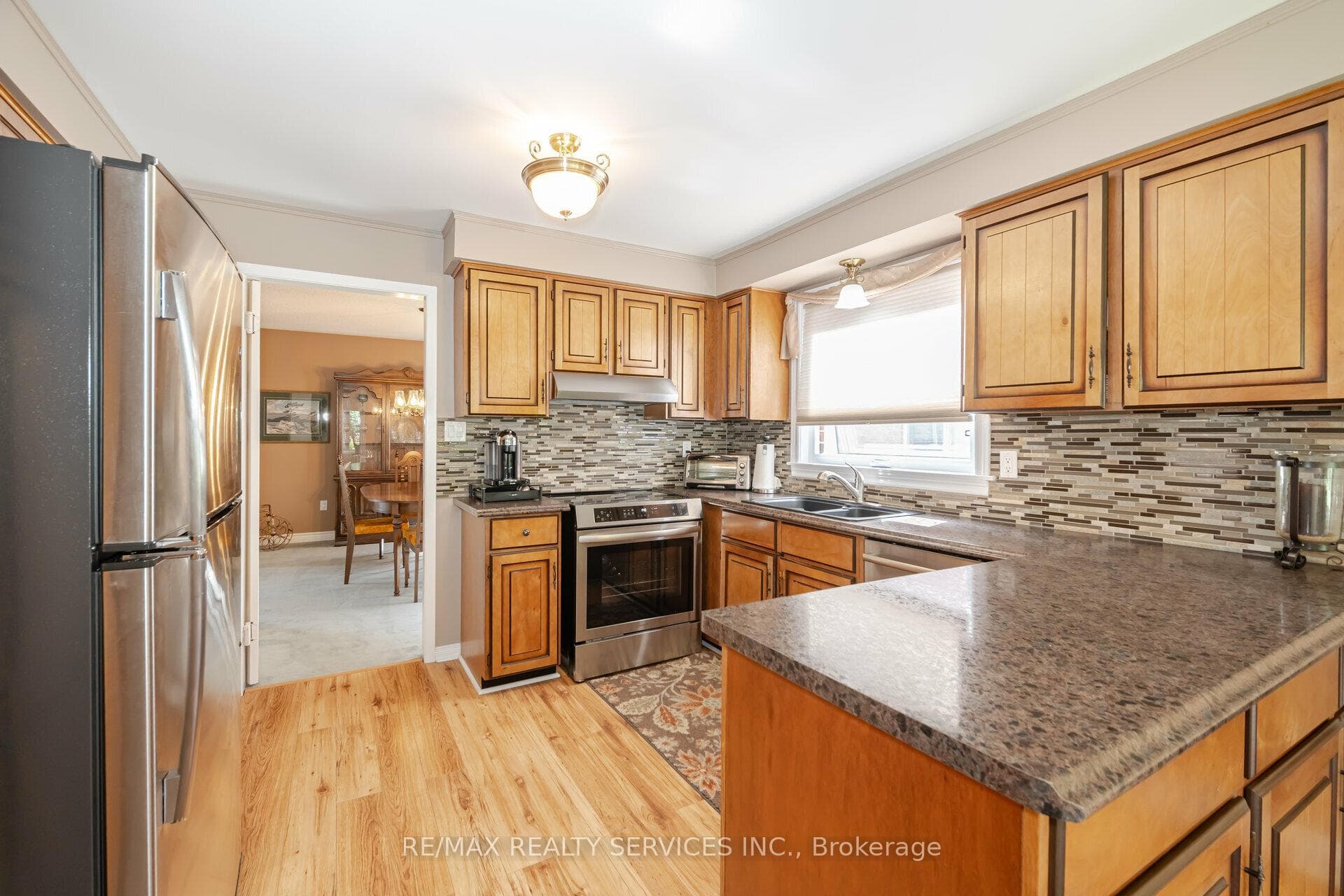 102 Leander Street photo 11