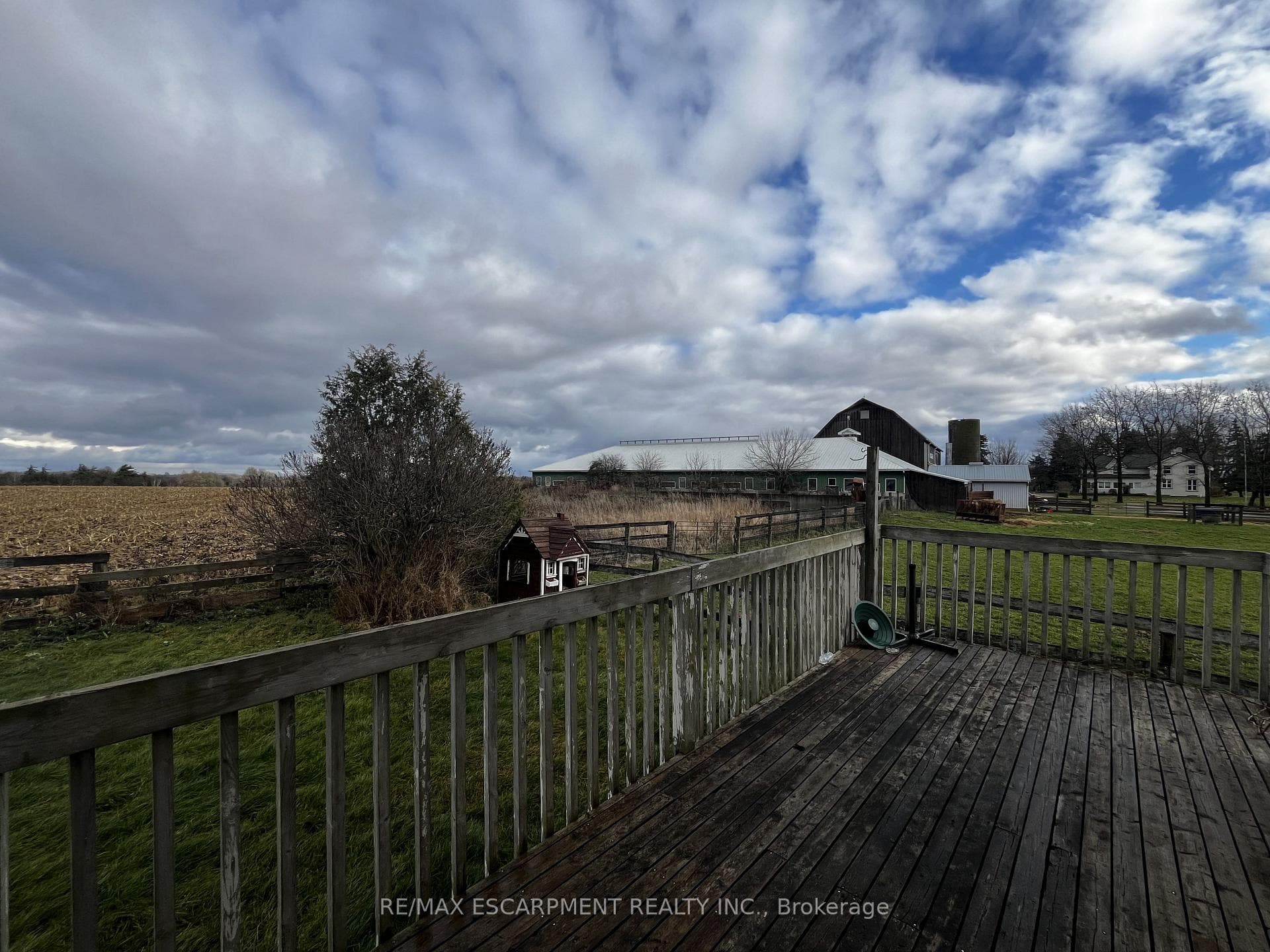 8861 Trafalgar Road photo 18