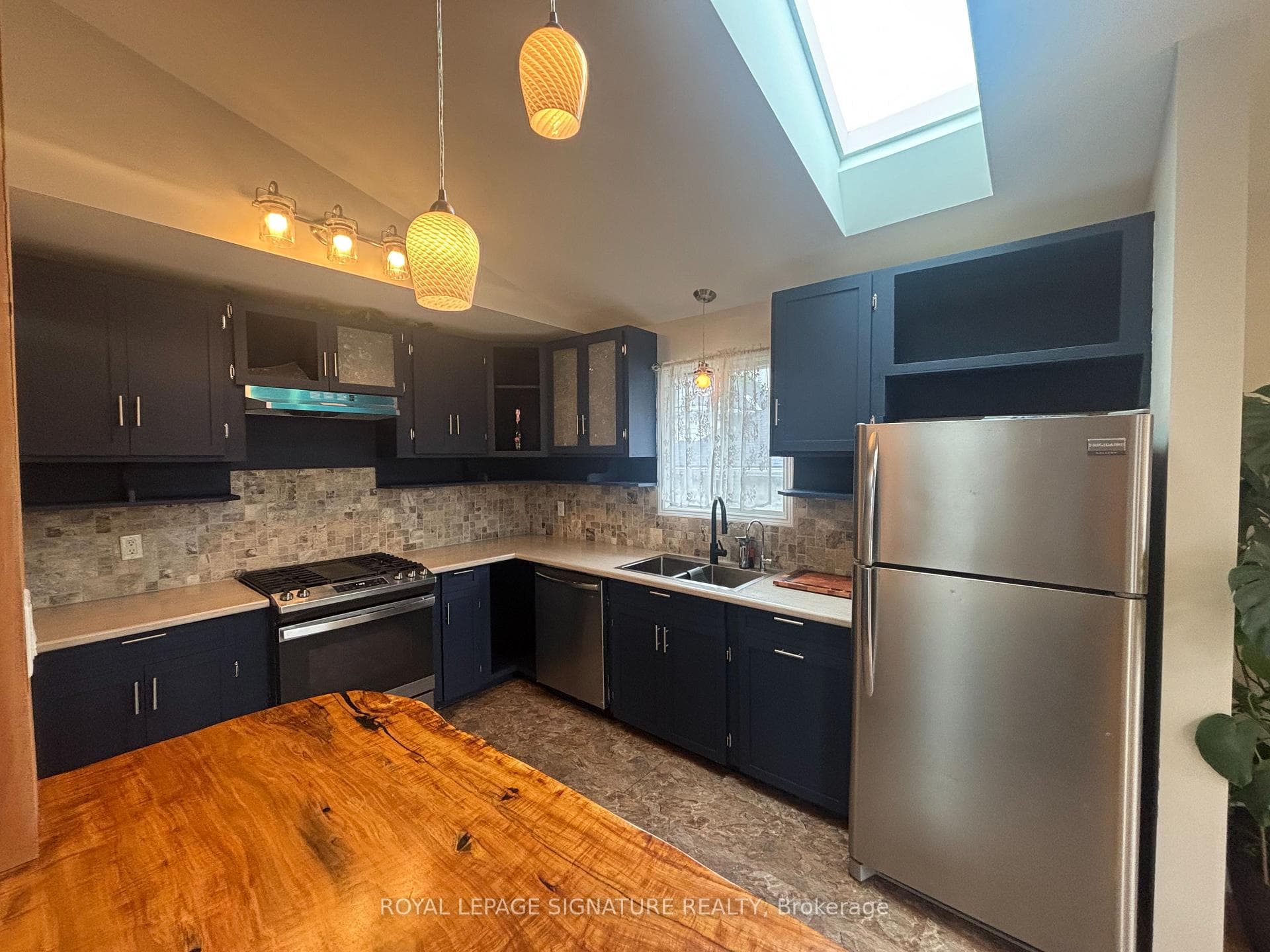 23 Marley Crescent photo 12