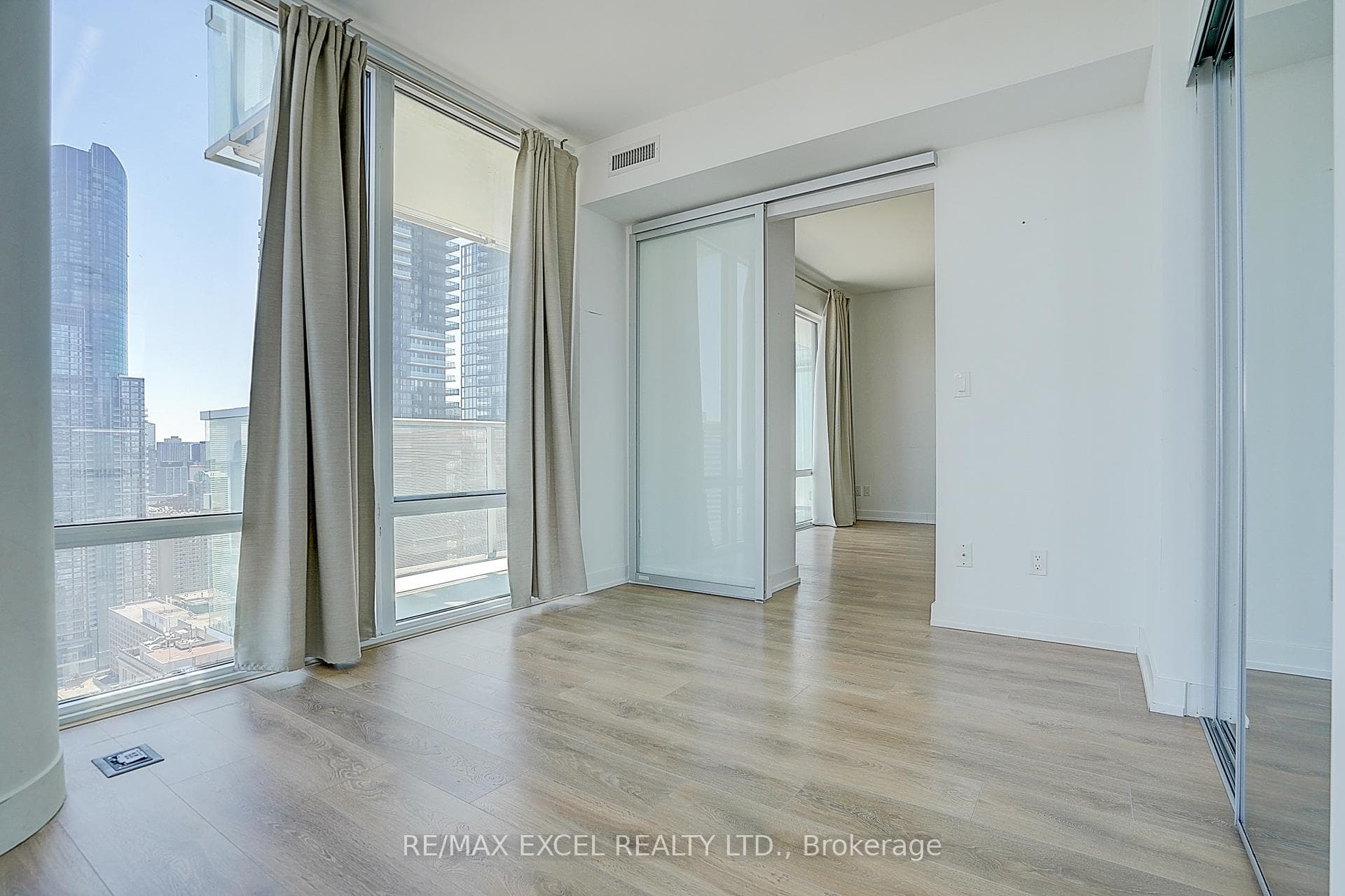 501 Yonge Street Unit 3509 photo 27