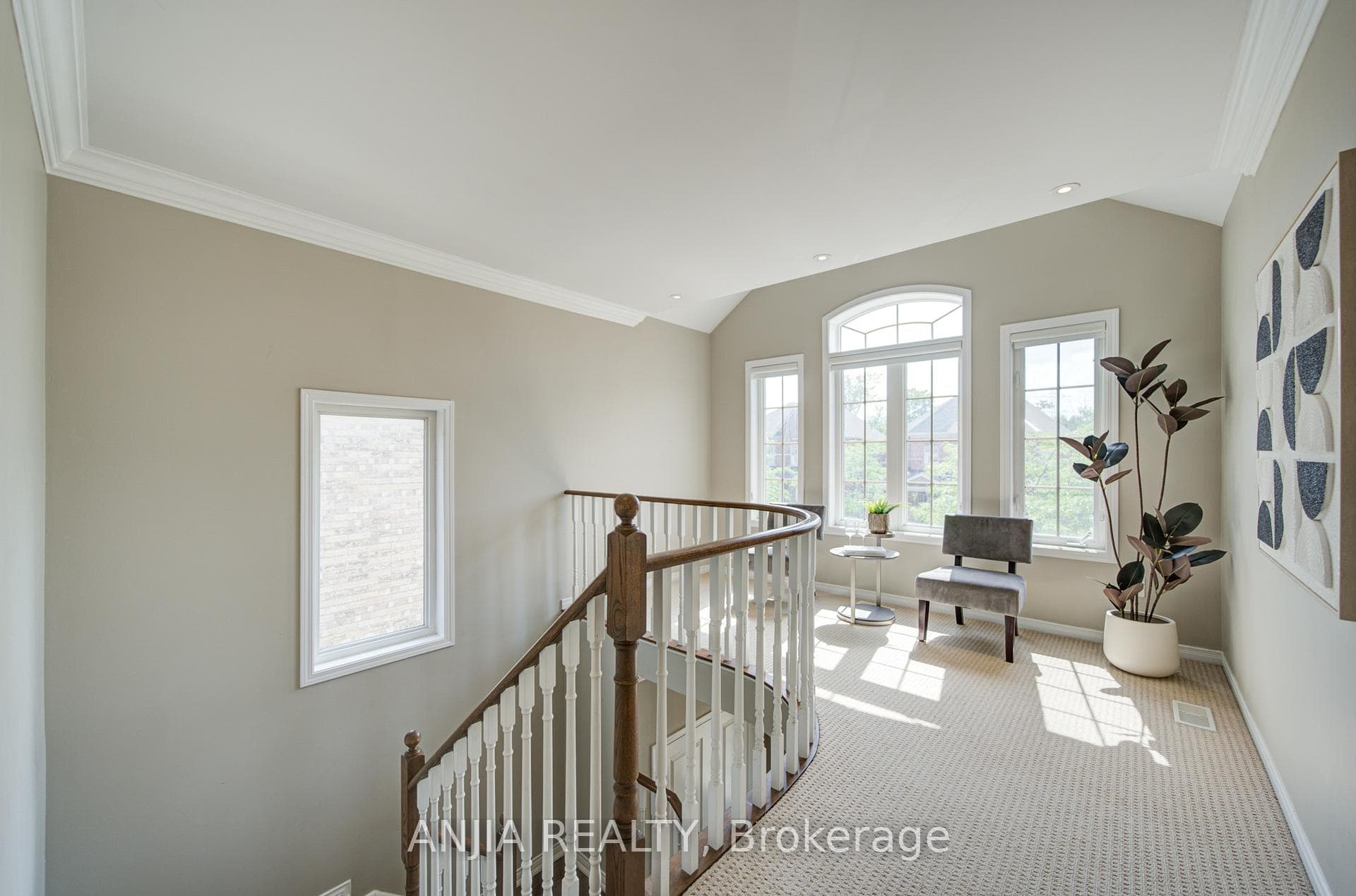 56 Stockell Crescent photo 26