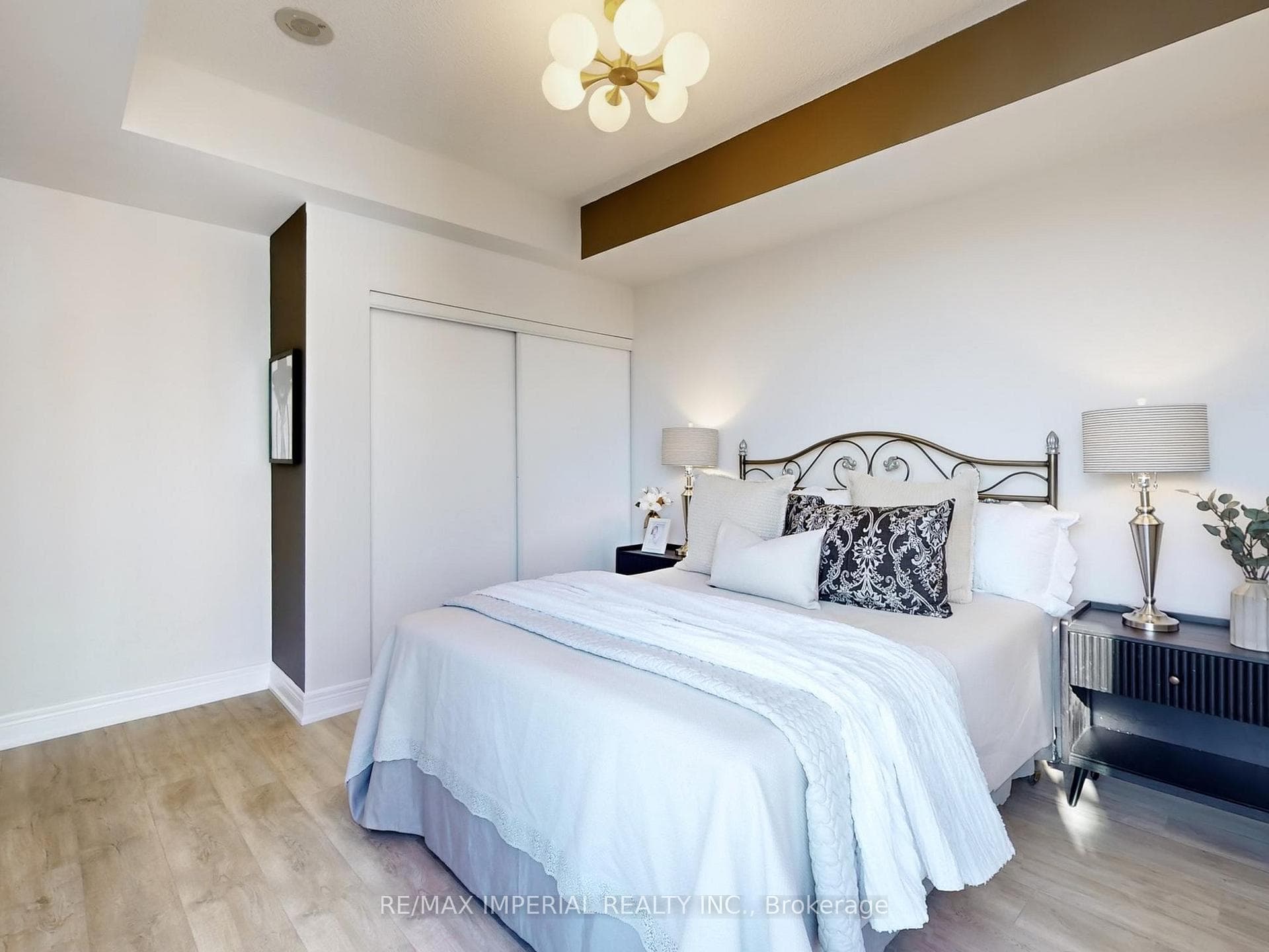 48 Suncrest Boulevard Unit 1019 photo 19
