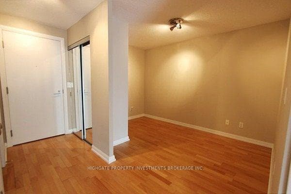 111 Elizabeth Street Unit 608 photo 5
