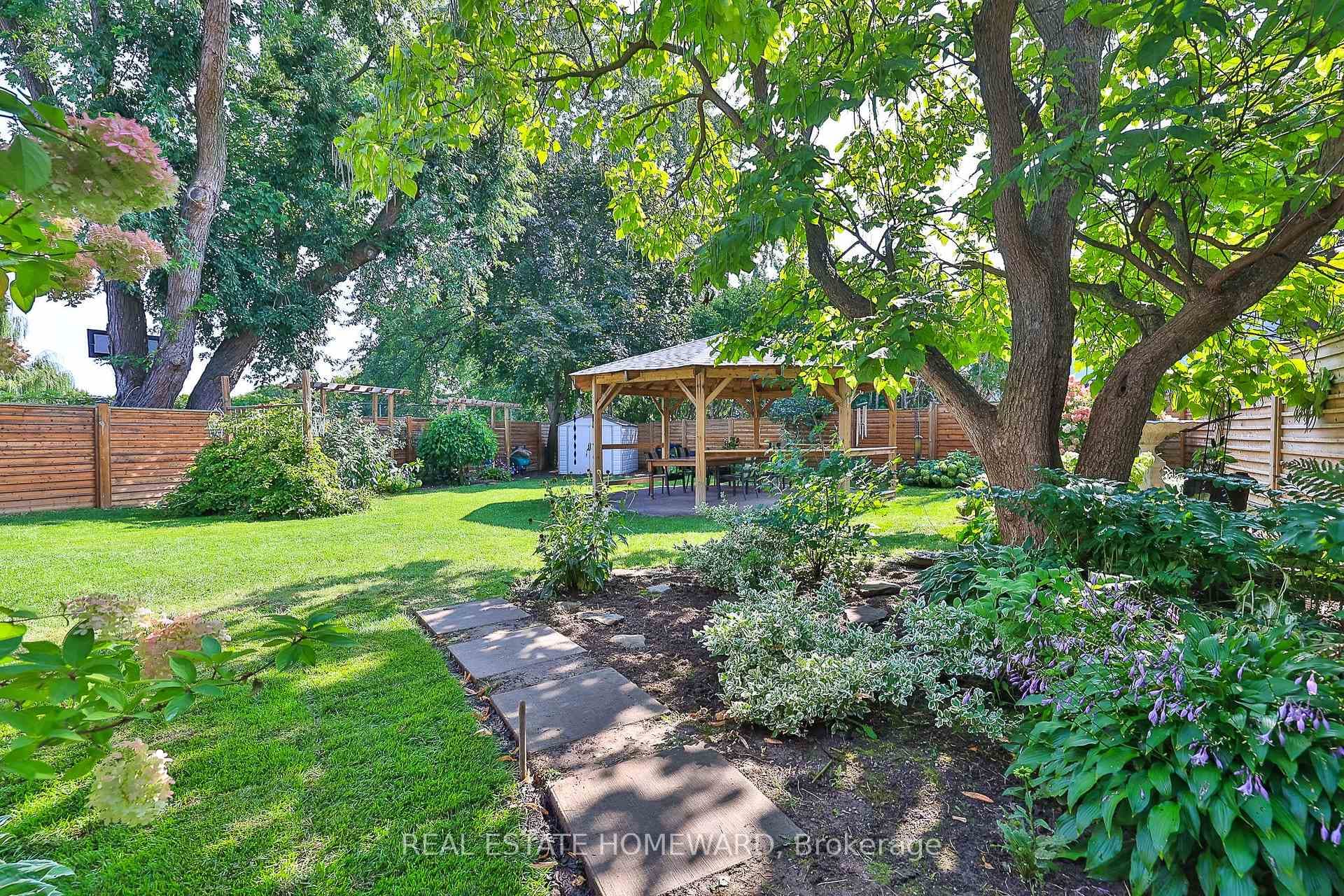 15 Windover Drive photo 37
