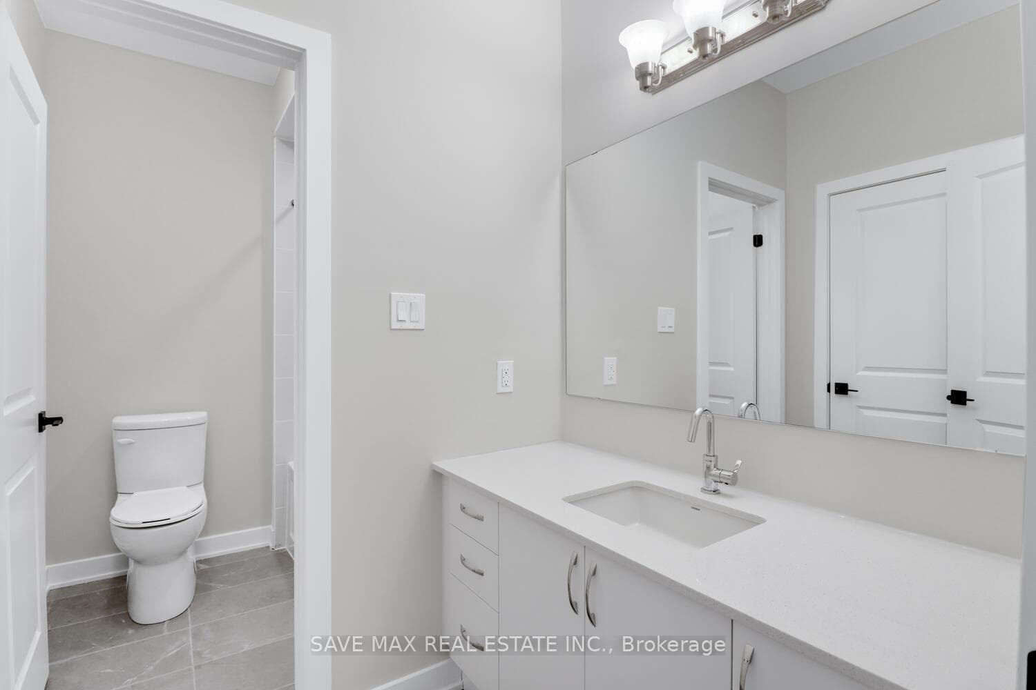 1045 Greensview Drive photo 13