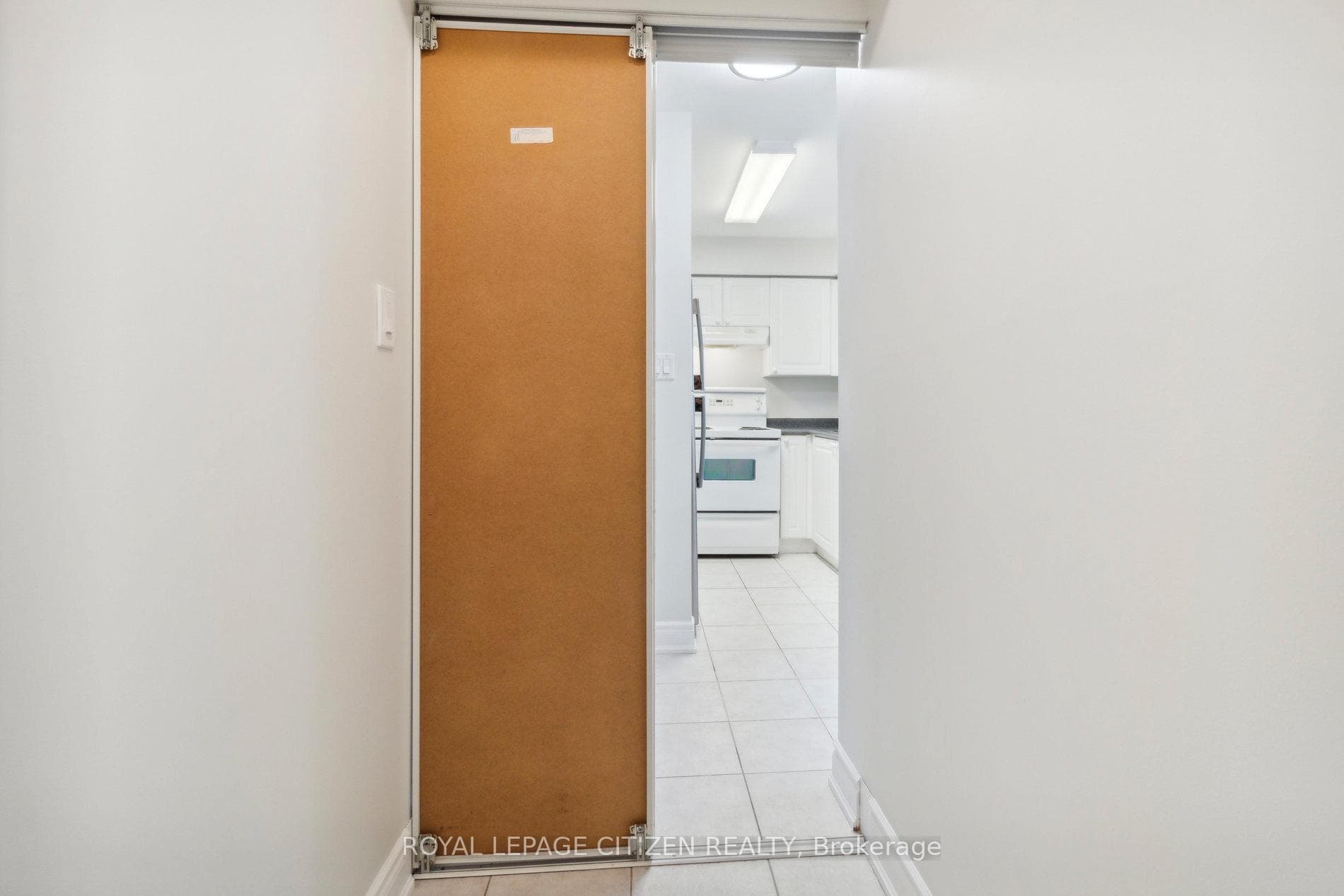 233 Beecroft Road Unit 512 photo 29