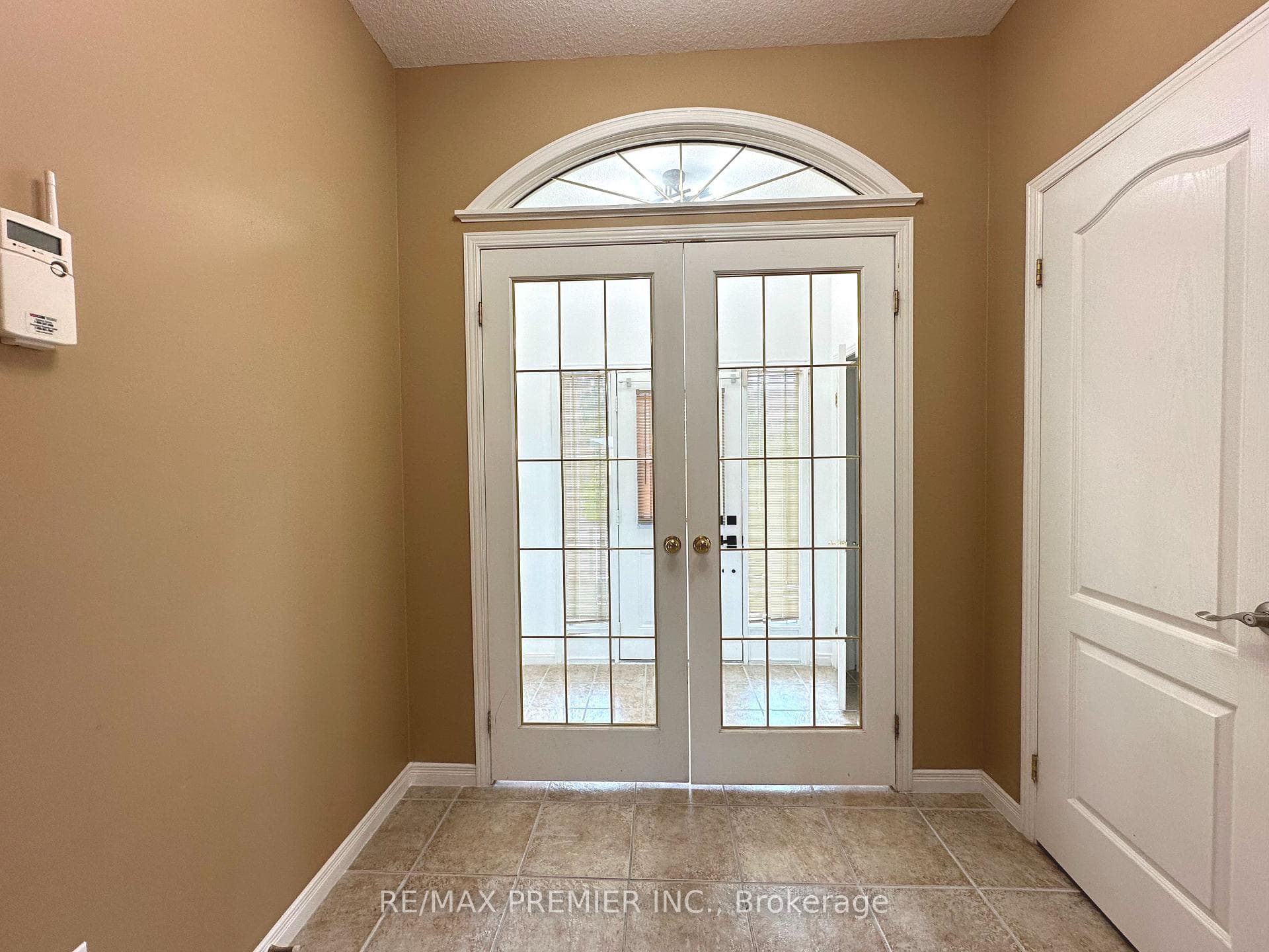 98 Shephard Avenue photo 35