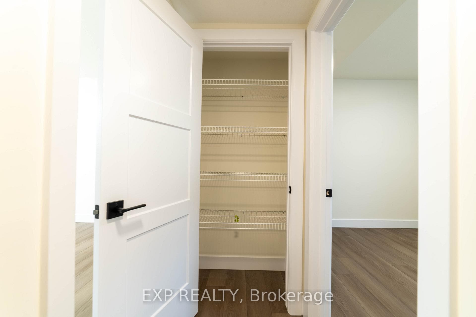 266 Hesselman Crescent Unit Basement photo 19