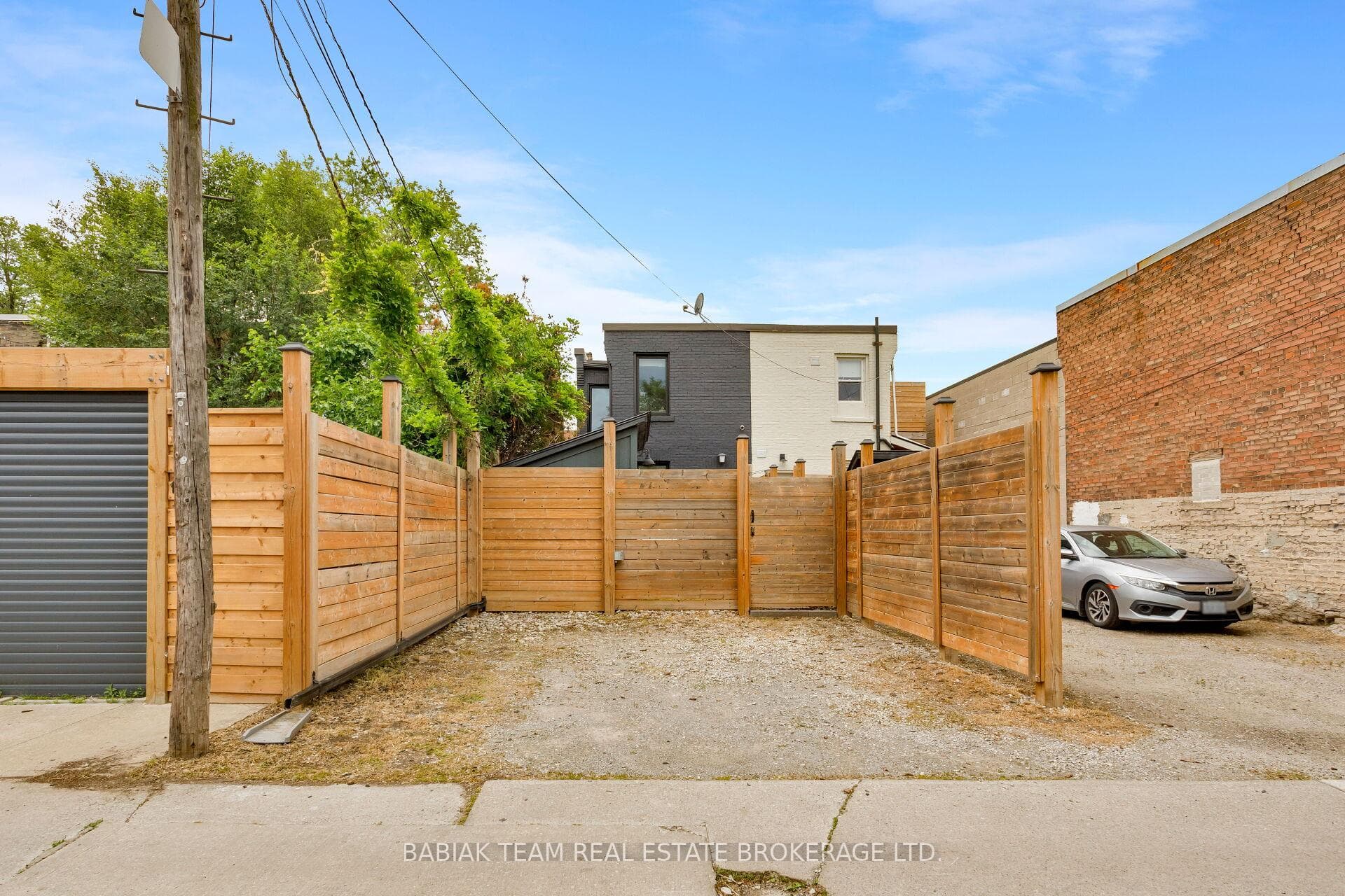 497 Keele Street photo 27