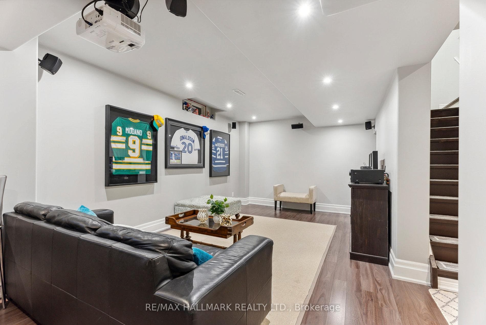 55 Brown Lane photo 32