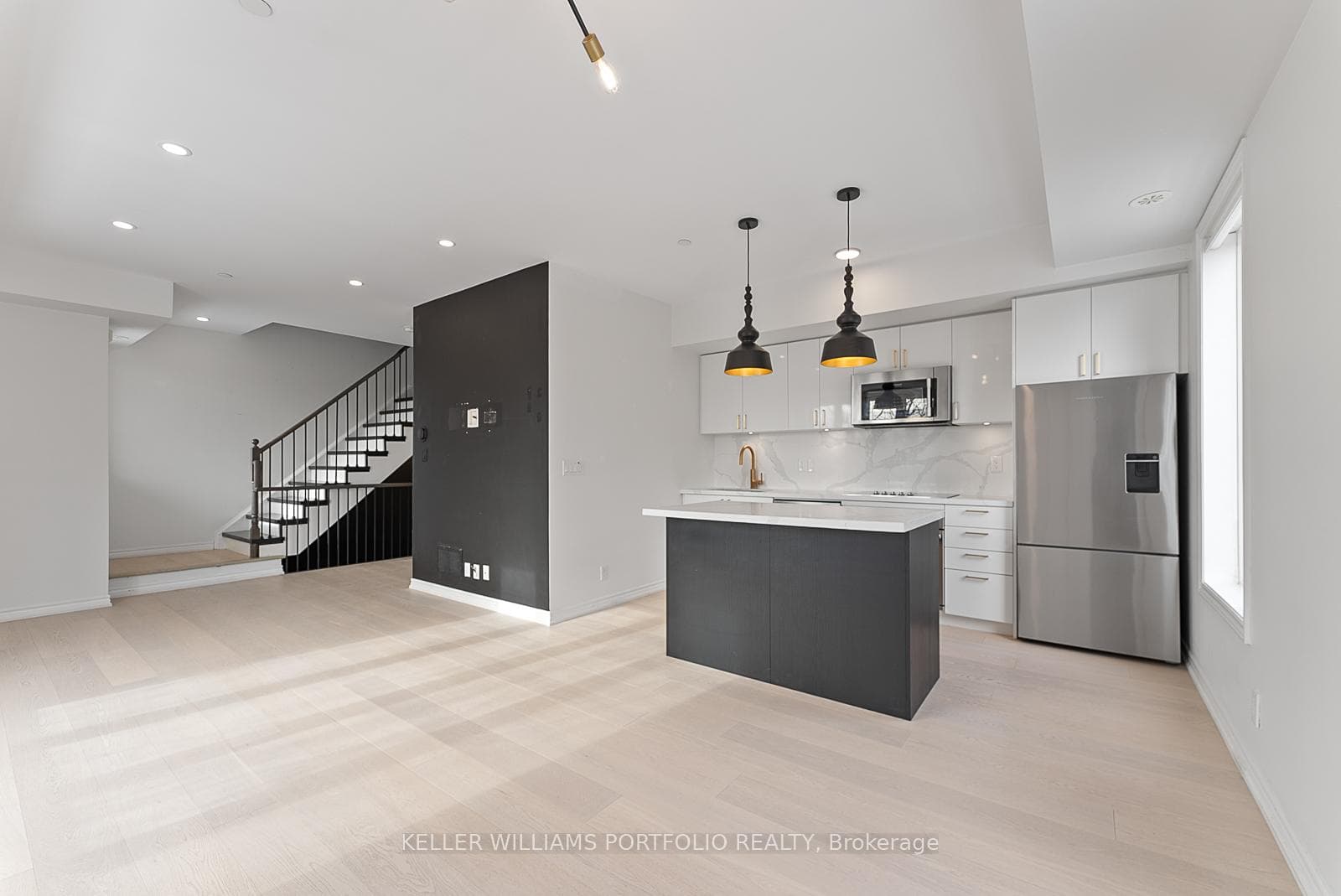 50 Carnation Avenue Unit 131 photo 15