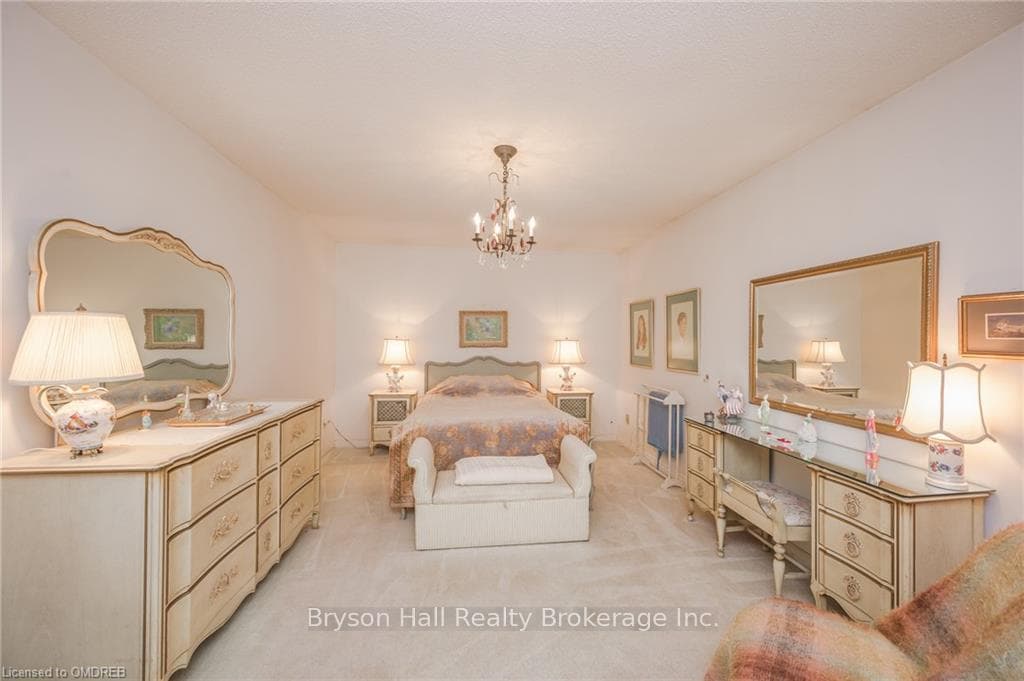 1136 MONTROSE ABBEY Drive photo 15