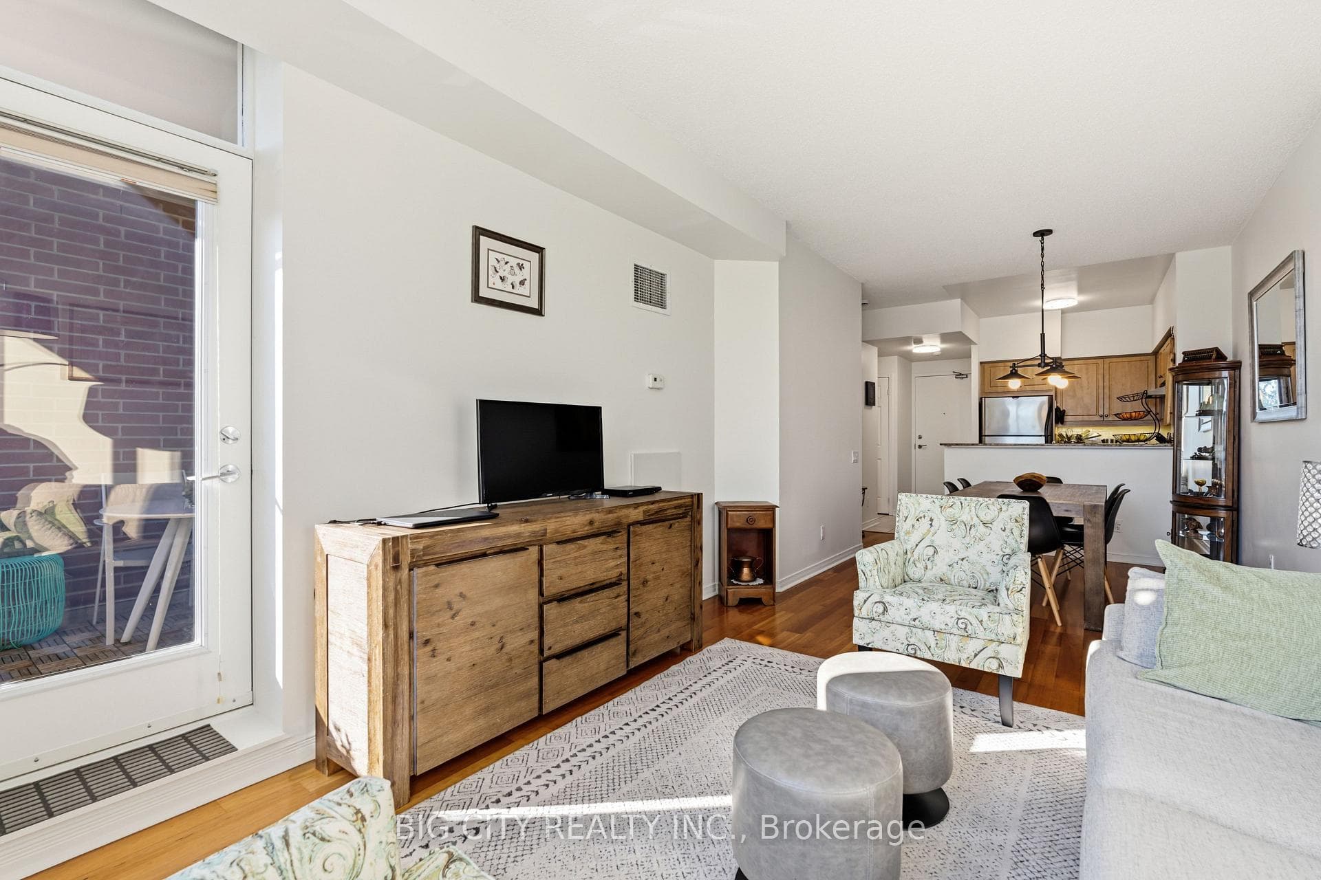 455 Rosewell Avenue Unit 412 photo 10
