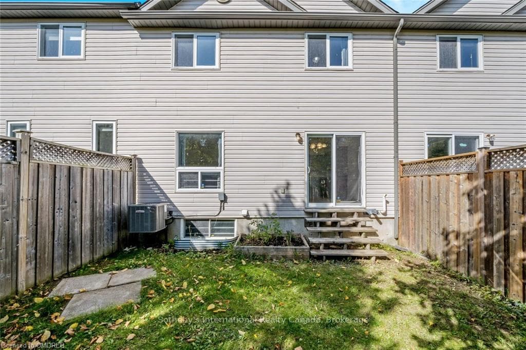 571 WILD IRIS Avenue photo 30
