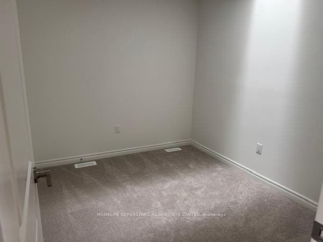 20 Reigate Avenue photo 10