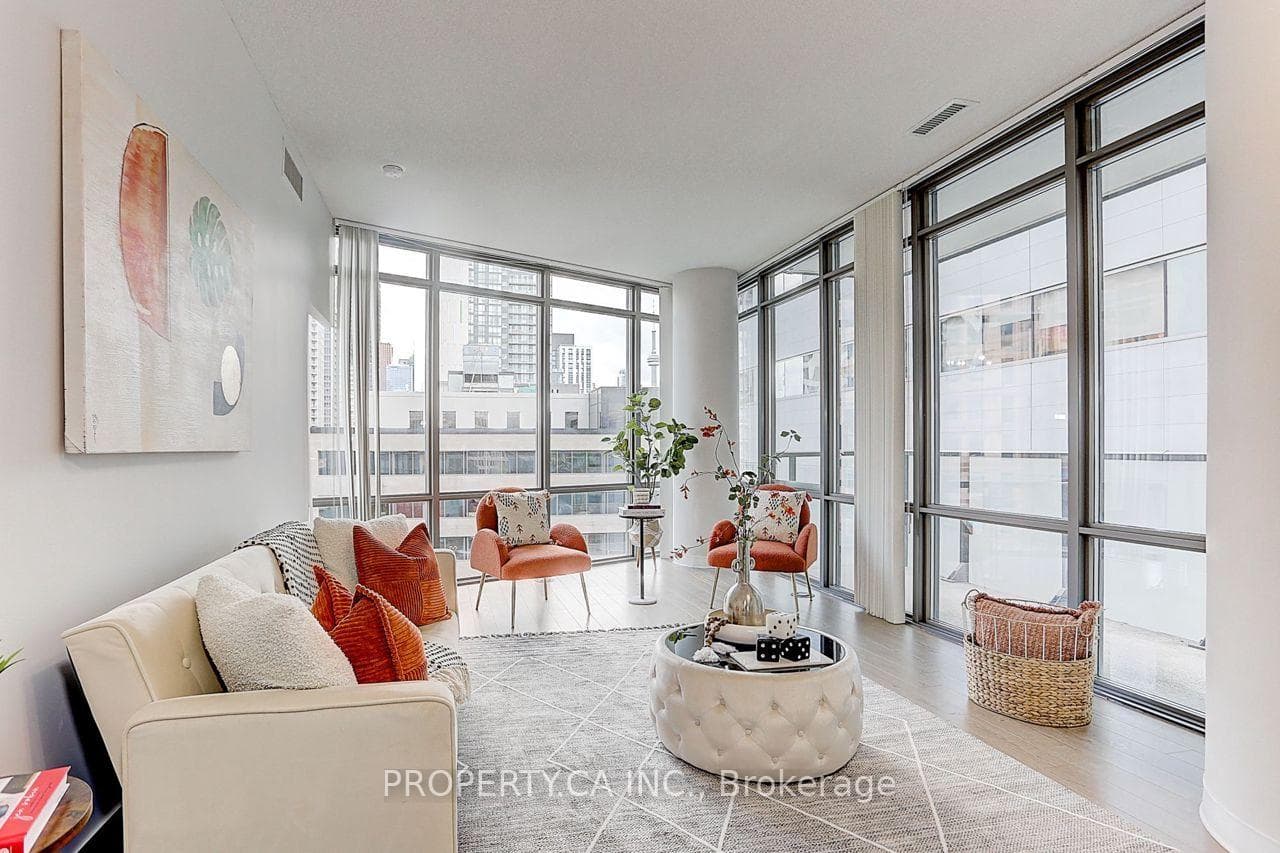 832 Bay Street Unit 710 photo 17