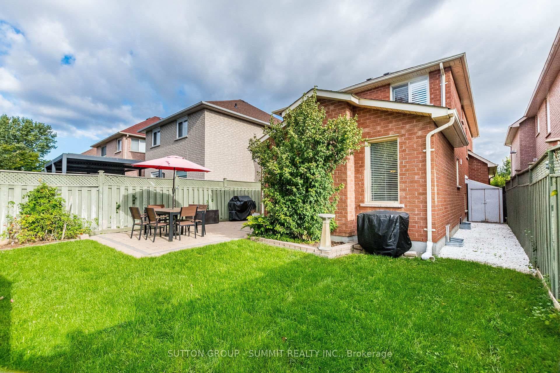 7205 SPYGLASS Crescent photo 36