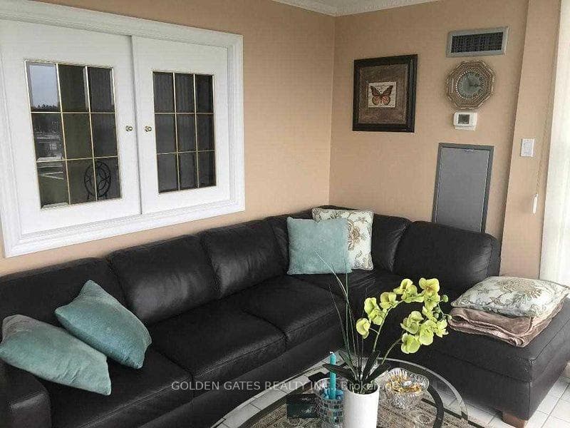 40 Harding Boulevard Unit 802 photo 3
