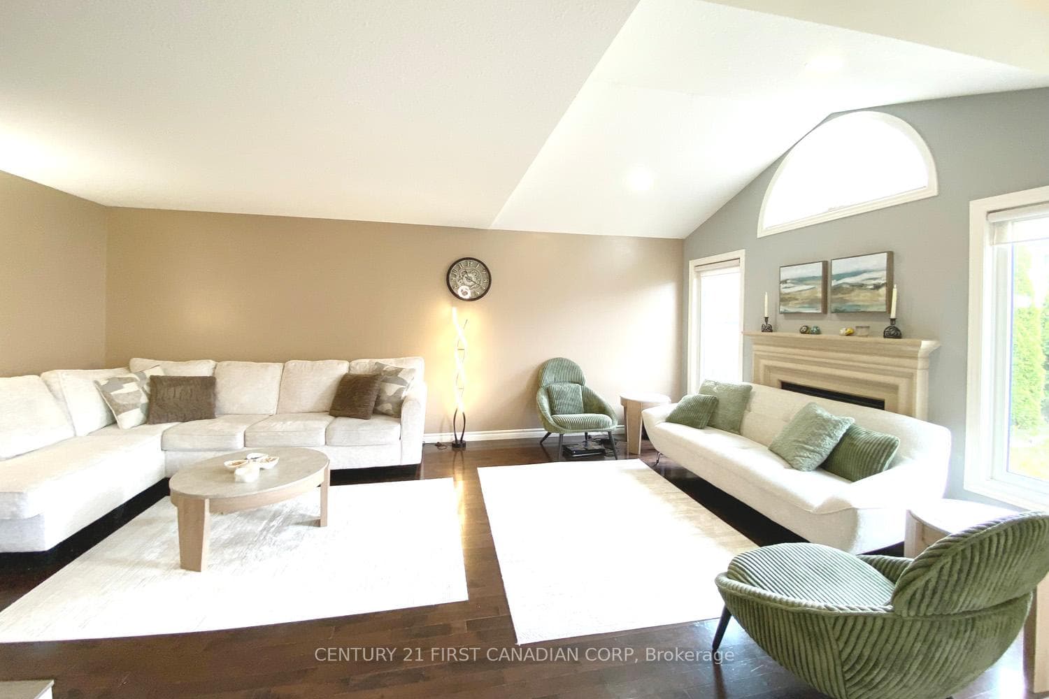 1177 SMITHER Road photo 3