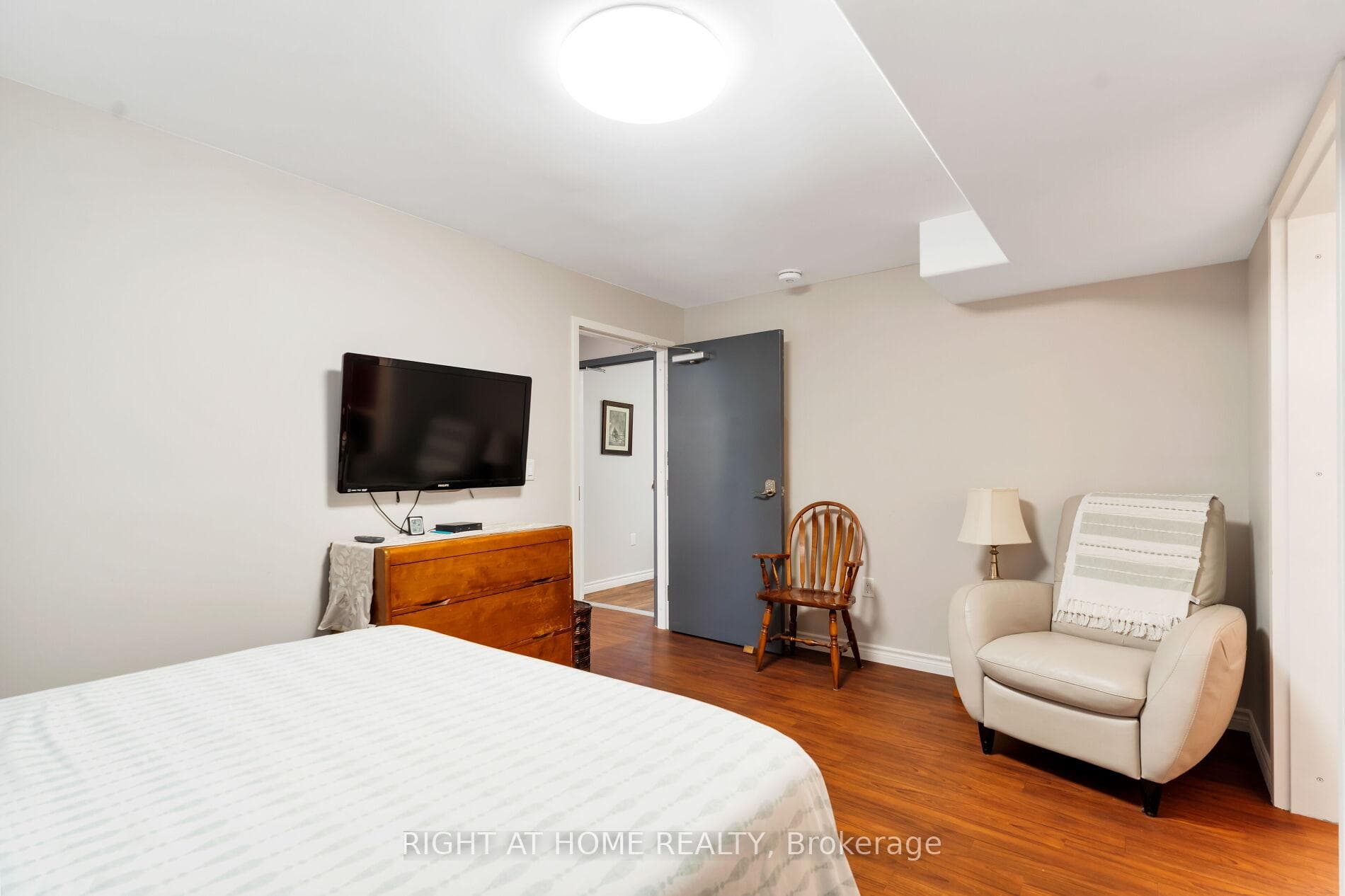 19 Albert Street photo 46