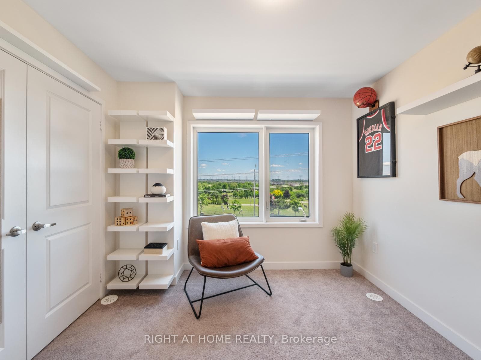 2550 Castlegate Crossing Unit 403 photo 31