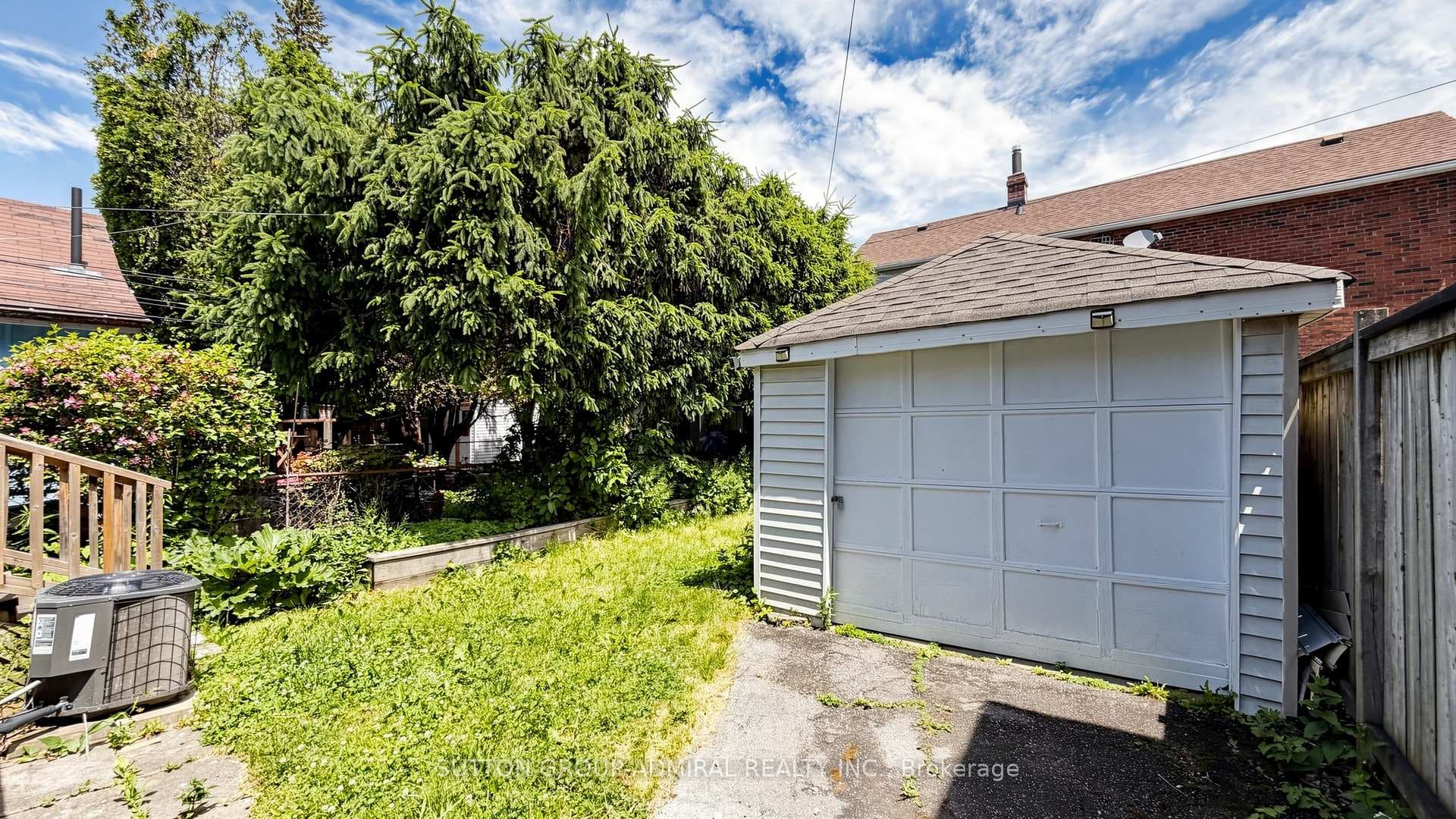 75 Rockcliffe Boulevard photo 30