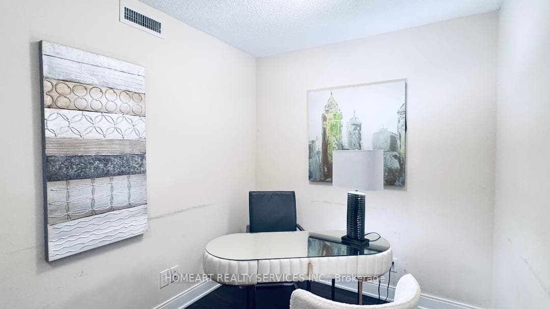 125 Village Green Square Unit 2507 photo 4